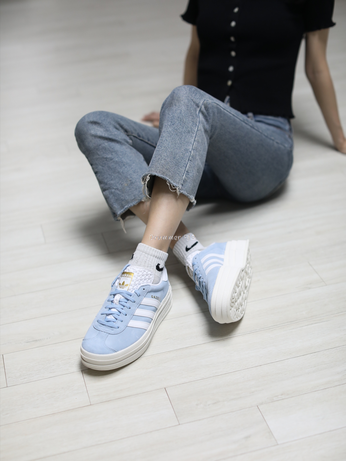 (W) Adidas Gazelle Bold Clear Sky White 착용 스타일
