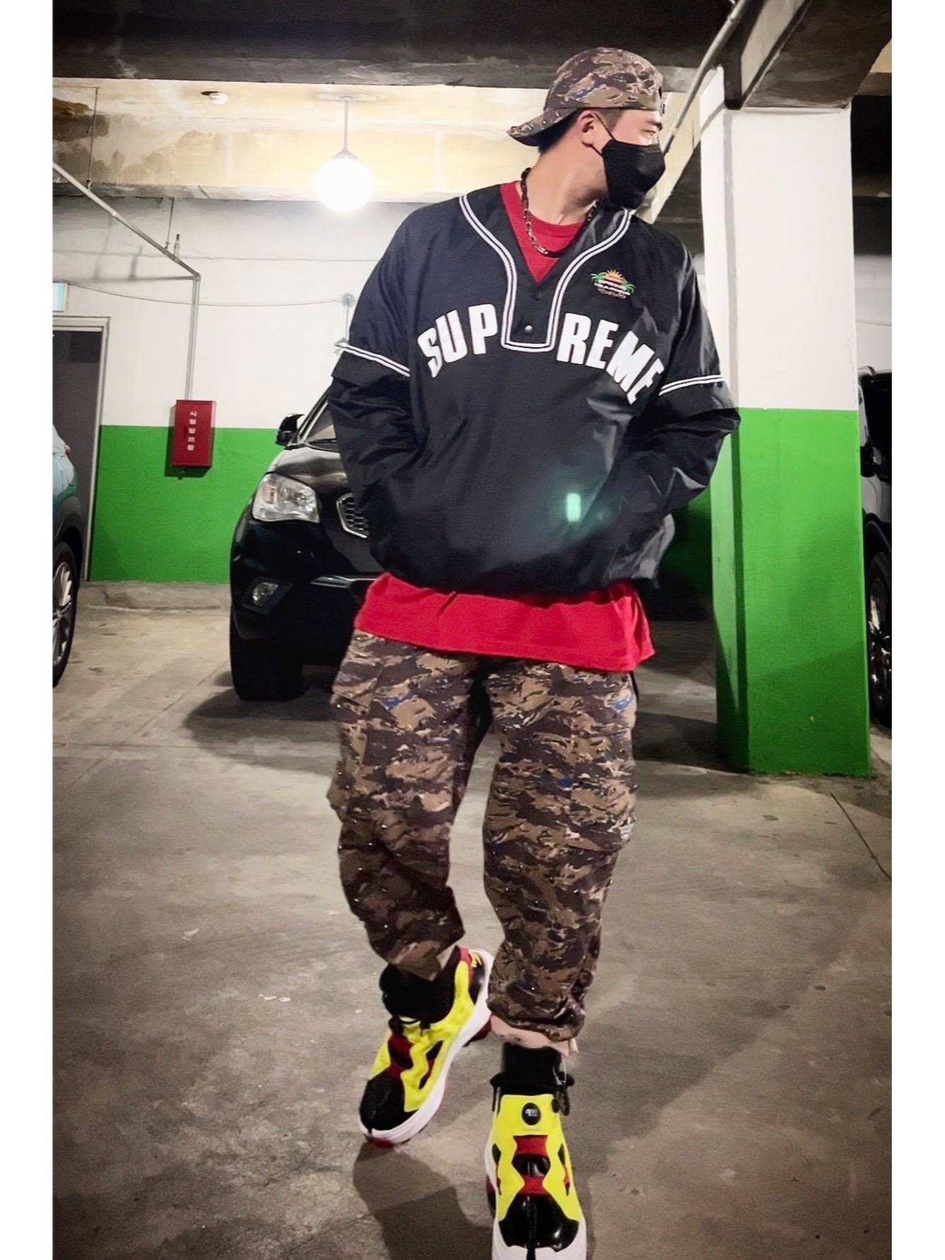Supreme x Undercover Studded 6-Panel Brown Camo - 23SS, Supreme x Undercover Studded Cargo Pant Brown - 23SS 착용 스타일 - 1