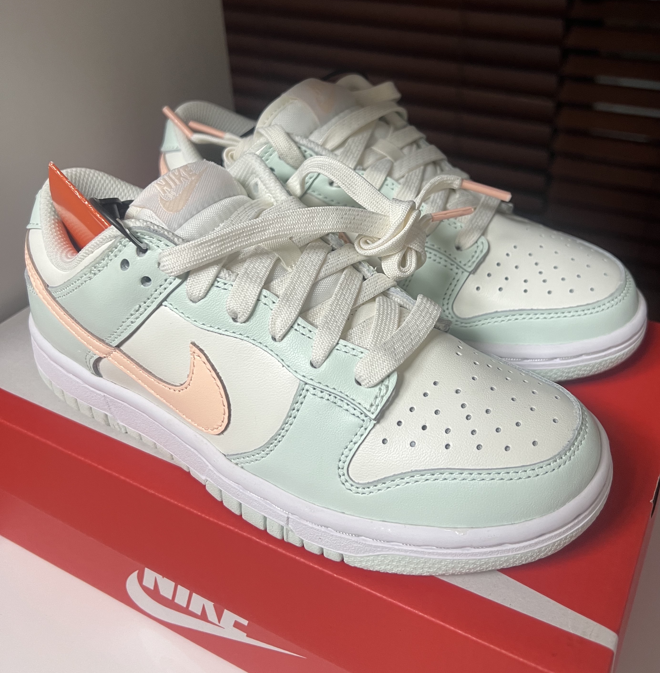(W) Nike Dunk Low Barely Green 착용 스타일
