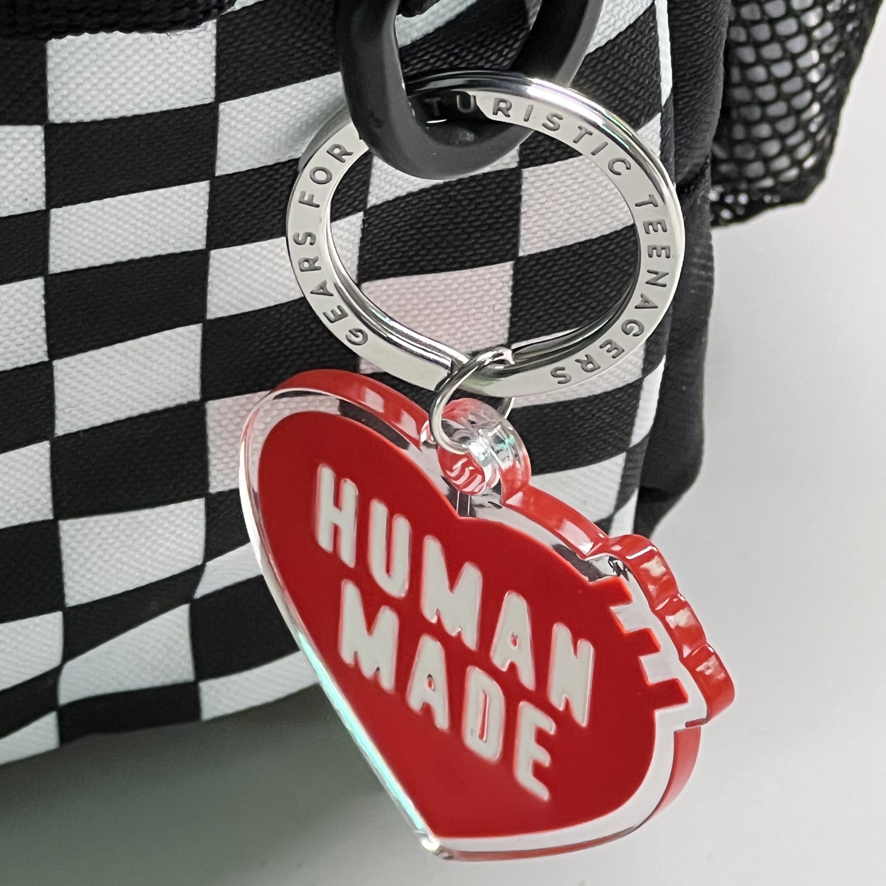Human Made Heart Keyring Red 착용 스타일