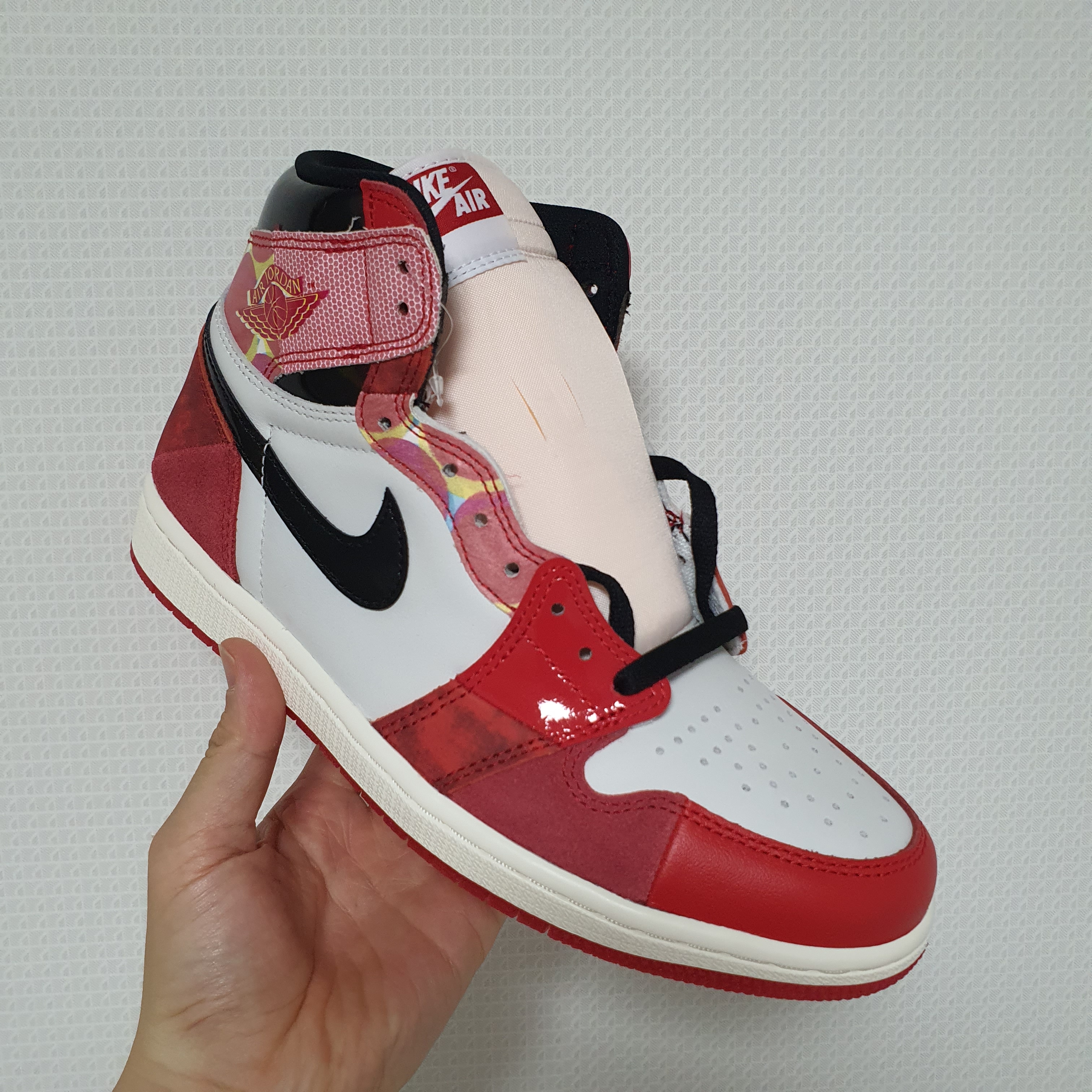 Jordan 1 Retro High Spider-Man Next Chapter 착용 스타일