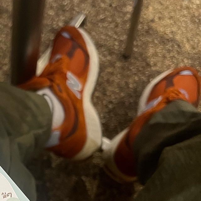 New Balance 2002R Rust Oxide 착용 스타일