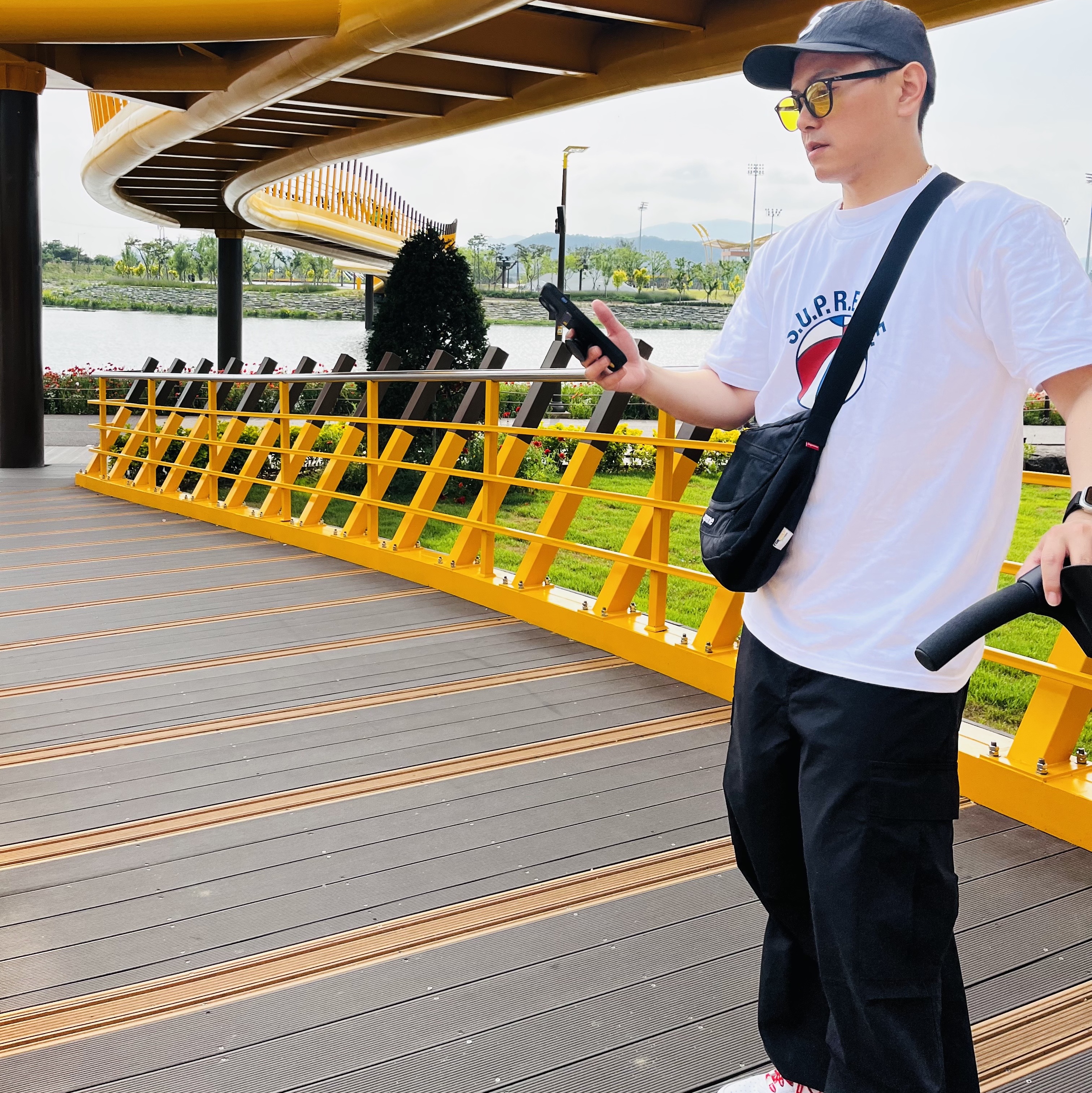 Supreme League T-Shirt White - 23SS, Supreme Cordura Ripstop S Logo 6-Panel Black - 23SS 착용 스타일