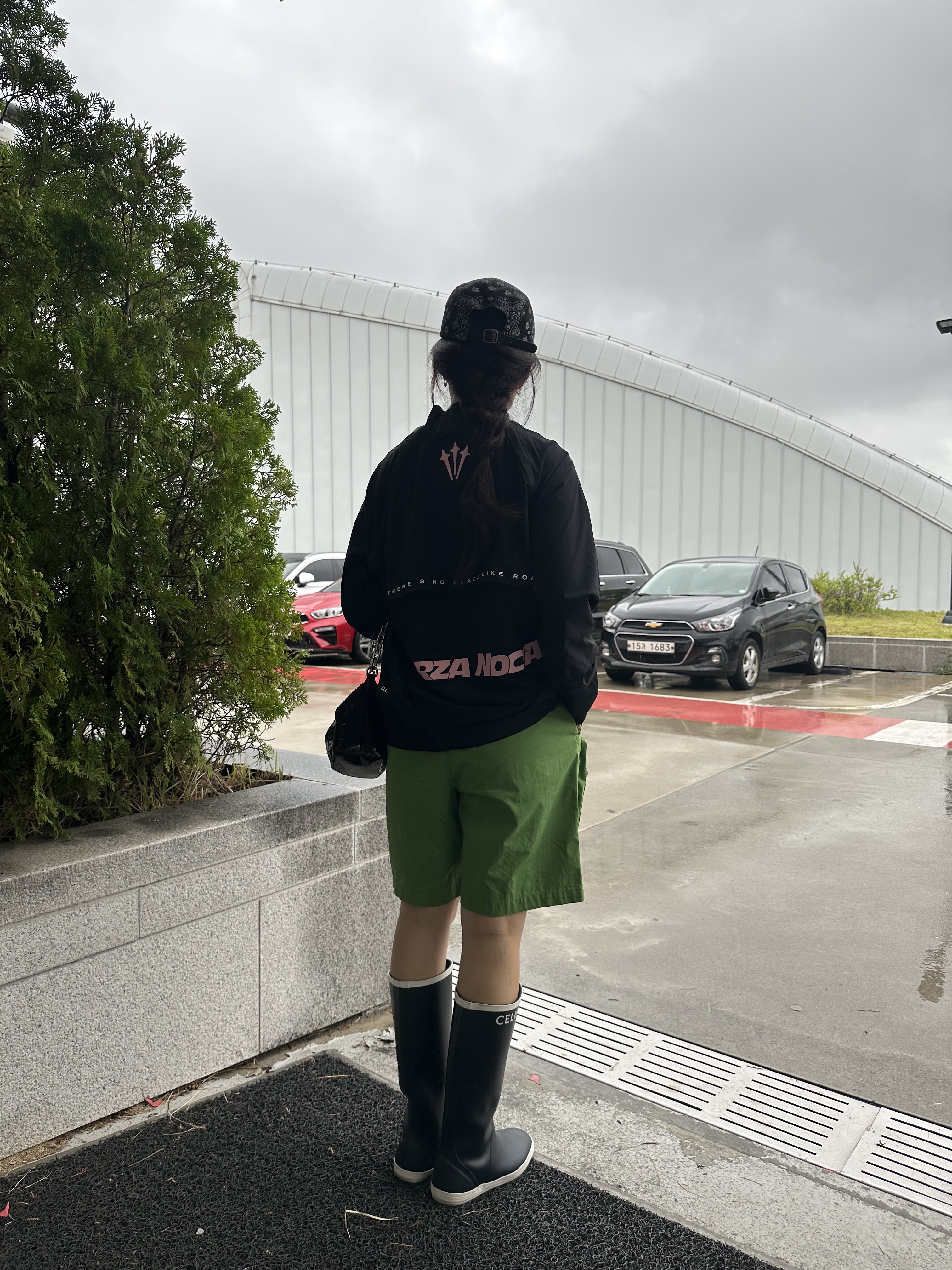 (W) Nike x Drake Nocta NRG LR L/S Crew Black (DV3631-010), Miu Miu Spirit Sequin Bag Black 착용 스타일 - 1