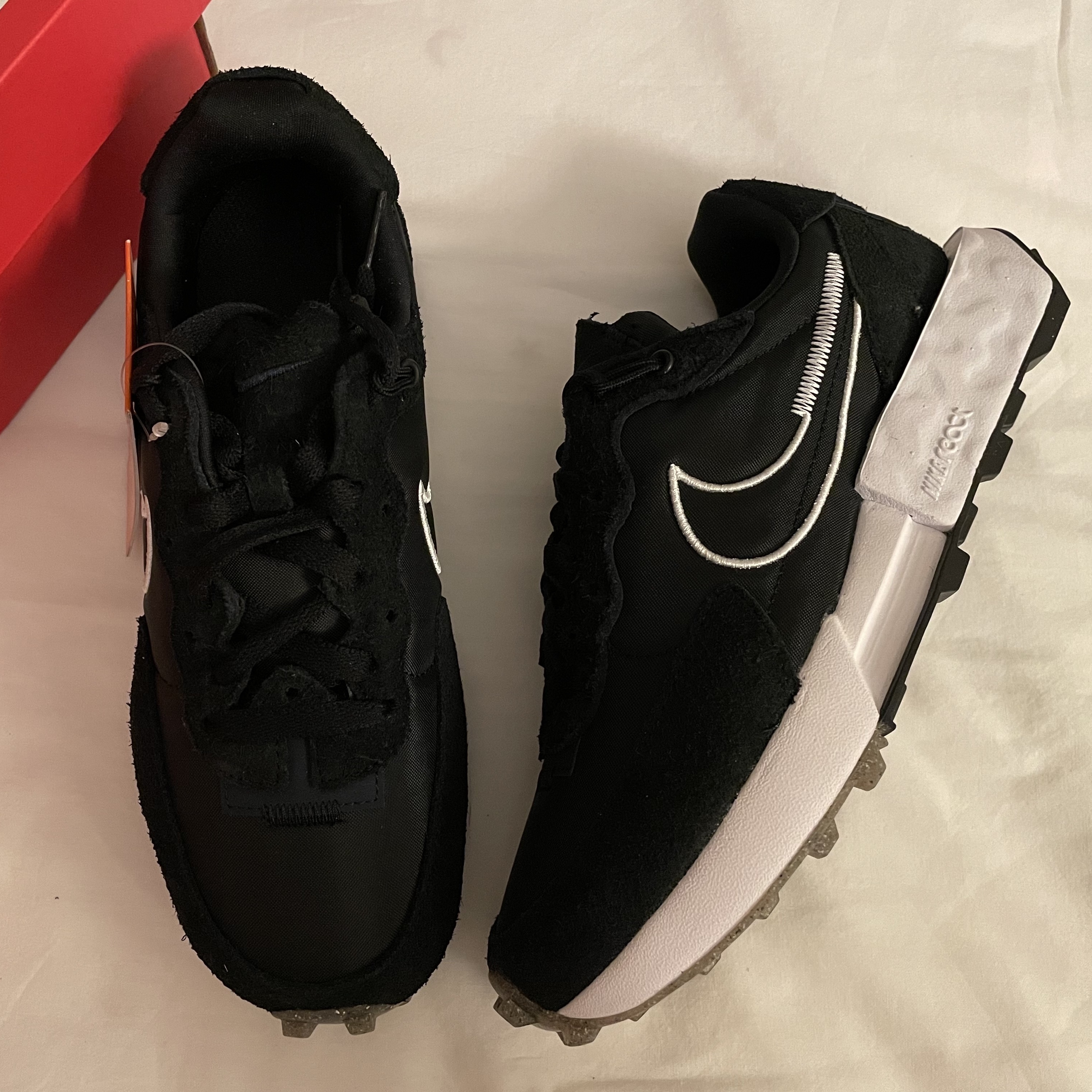 (W) Nike Fontanka Waffle Black White 착용 스타일