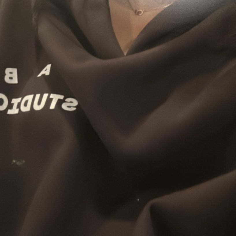 IAB Studio Hoodie Brown 착용 스타일