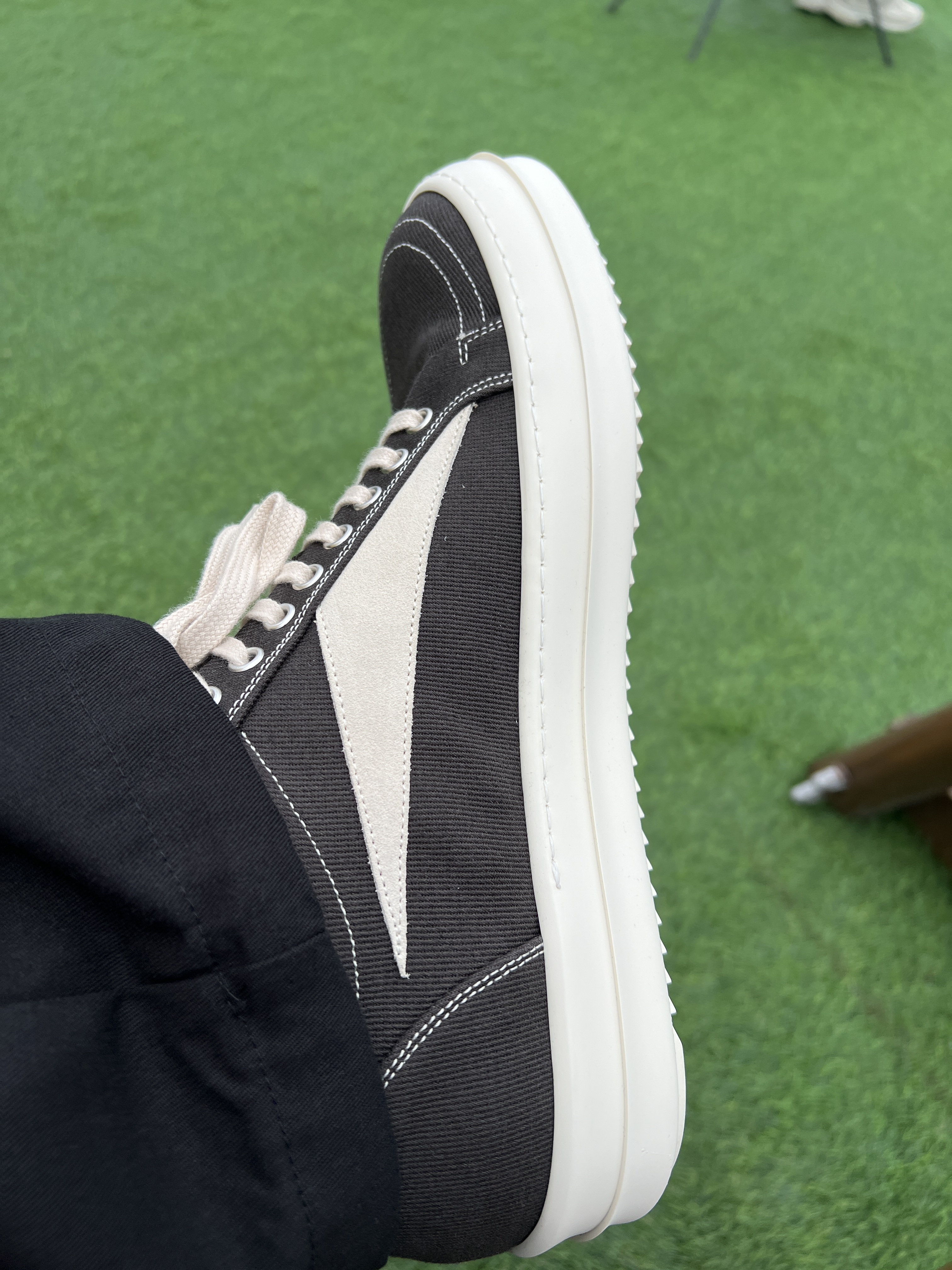 Rick Owens Drkshdw Suede Vintage Sneakers Dark Dust Pearl Milk White ์ฐฉ์ฉ ์คํ์ผ - 2