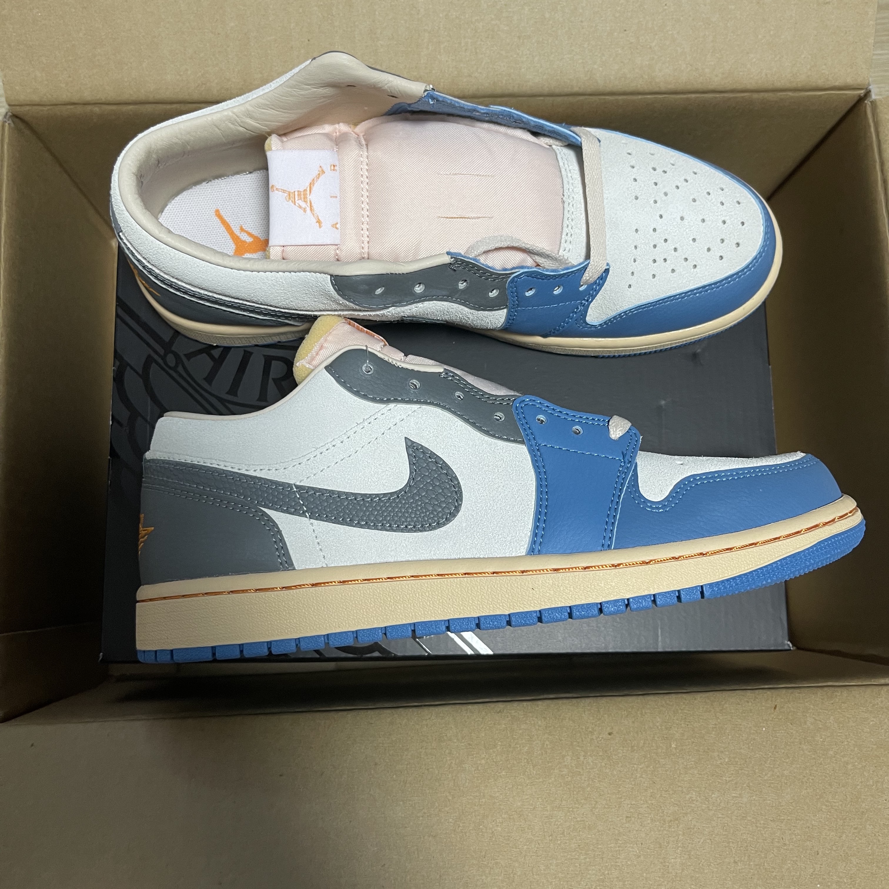 Jordan 1 Low SE Tokyo 96 착용 스타일