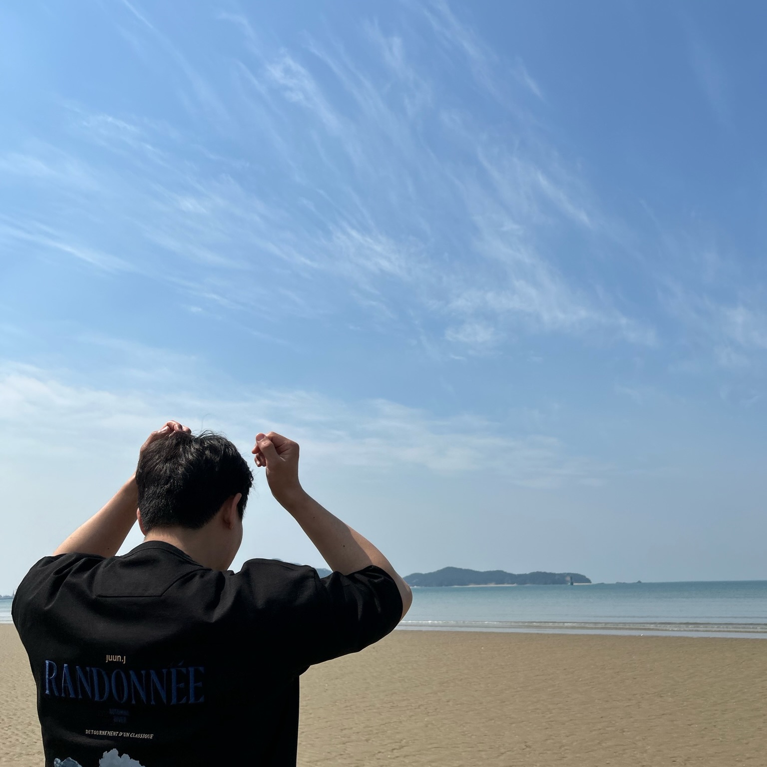 Juun.J Graphic Short Sleeve Overfit T-Shirt Black 착용 스타일