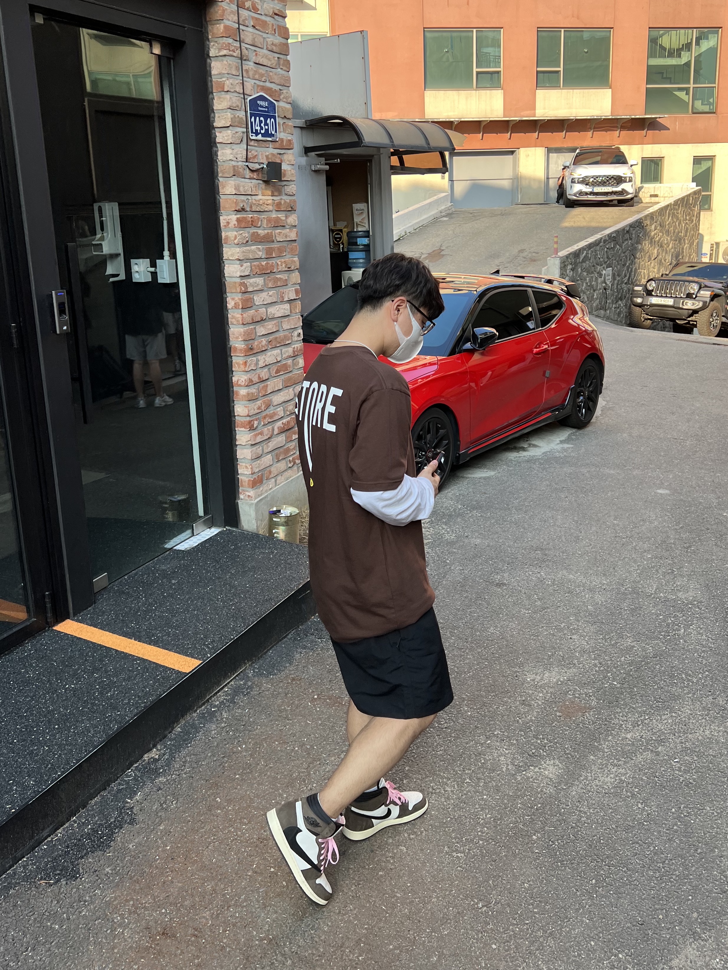 Jordan 1 x Travis Scott Retro High OG SP Mocha 착용 스타일