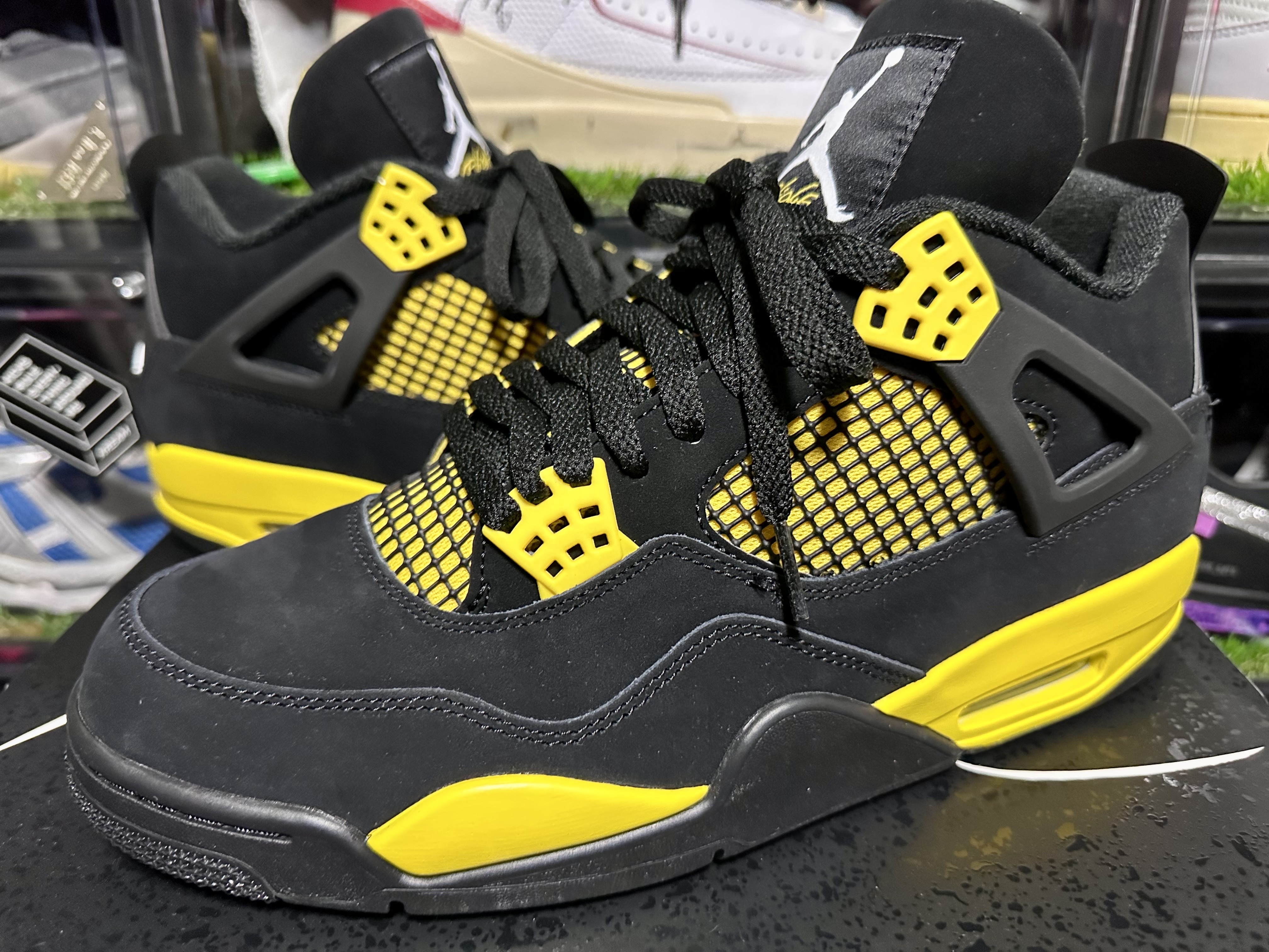Jordan 4 Retro Thunder 2023 착용 스타일 - 2