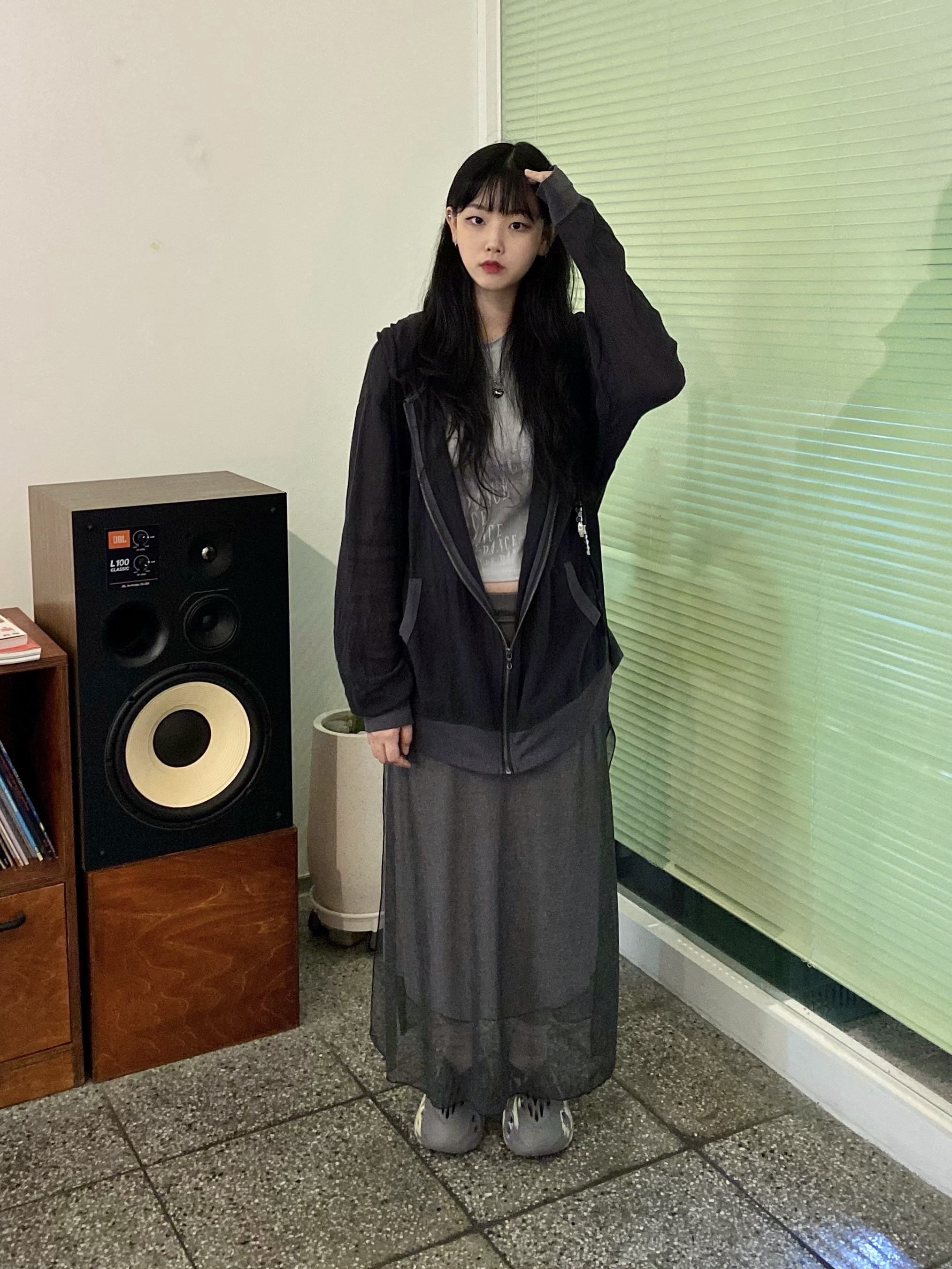 Adidas Yeezy Foam RNNR MXT Moon Gray 착용 스타일
