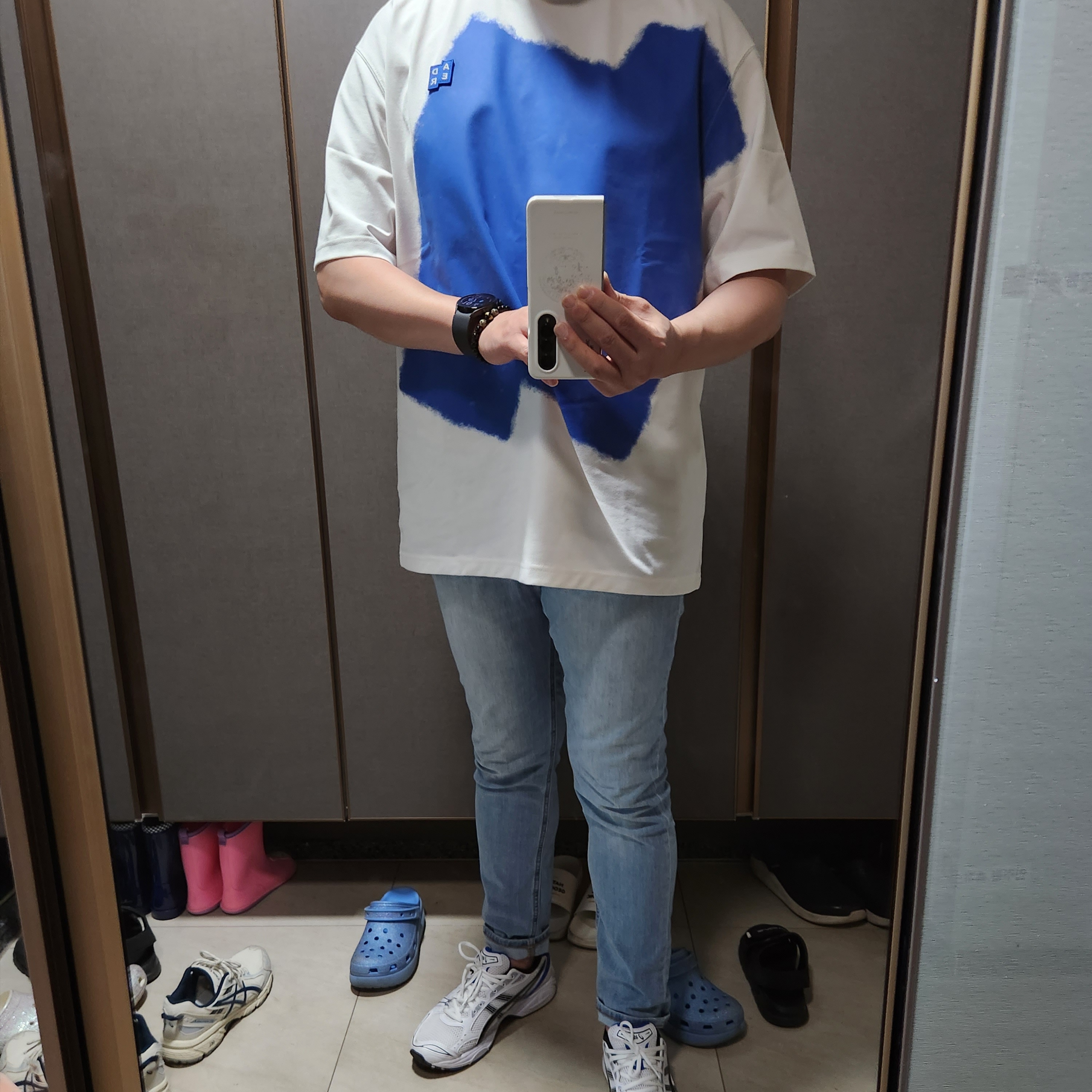 Ader Error Sig; TRS Tag T-Shirt 03 Off White 착용 스타일