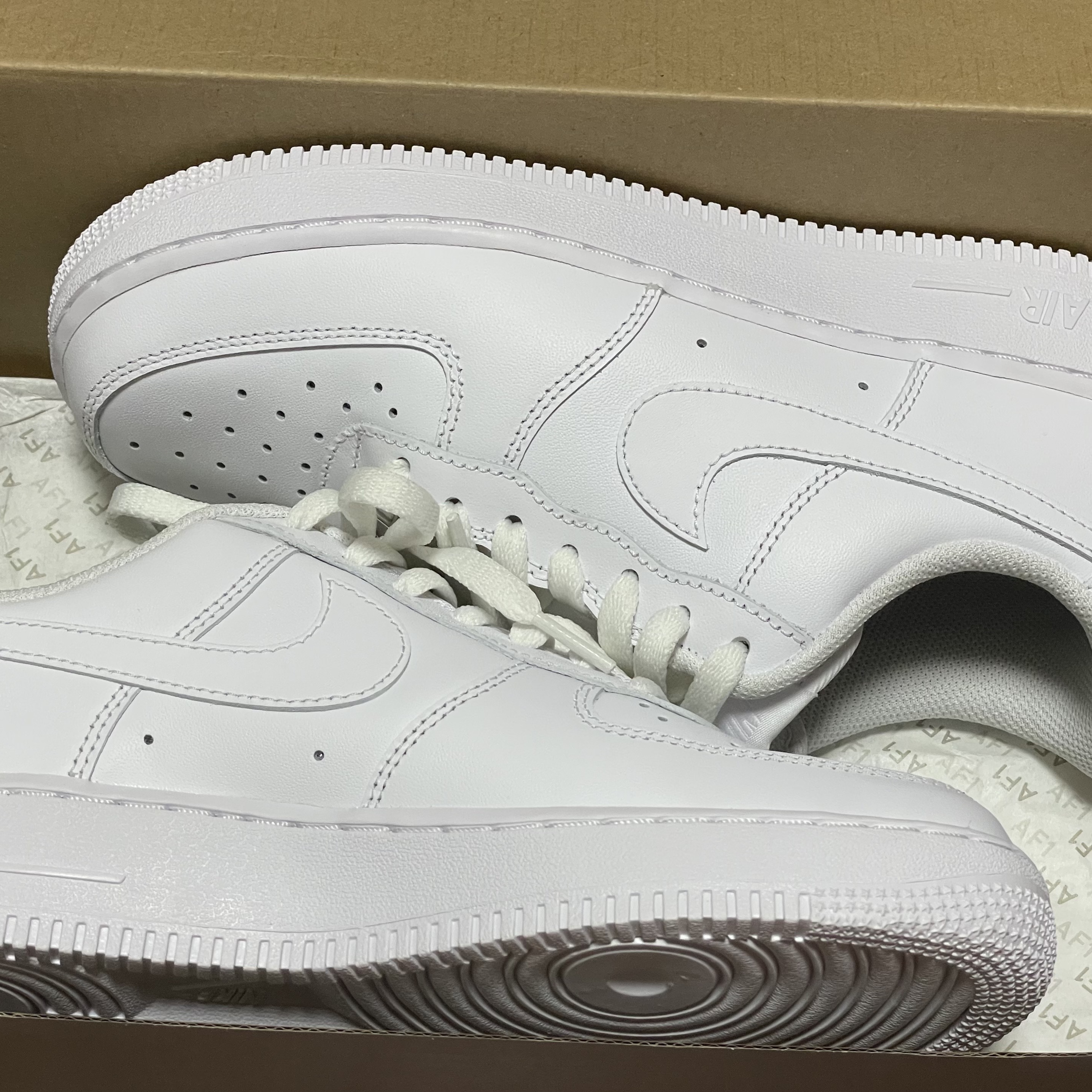 Nike Air Force 1 '07 Low White 착용 스타일 - 2