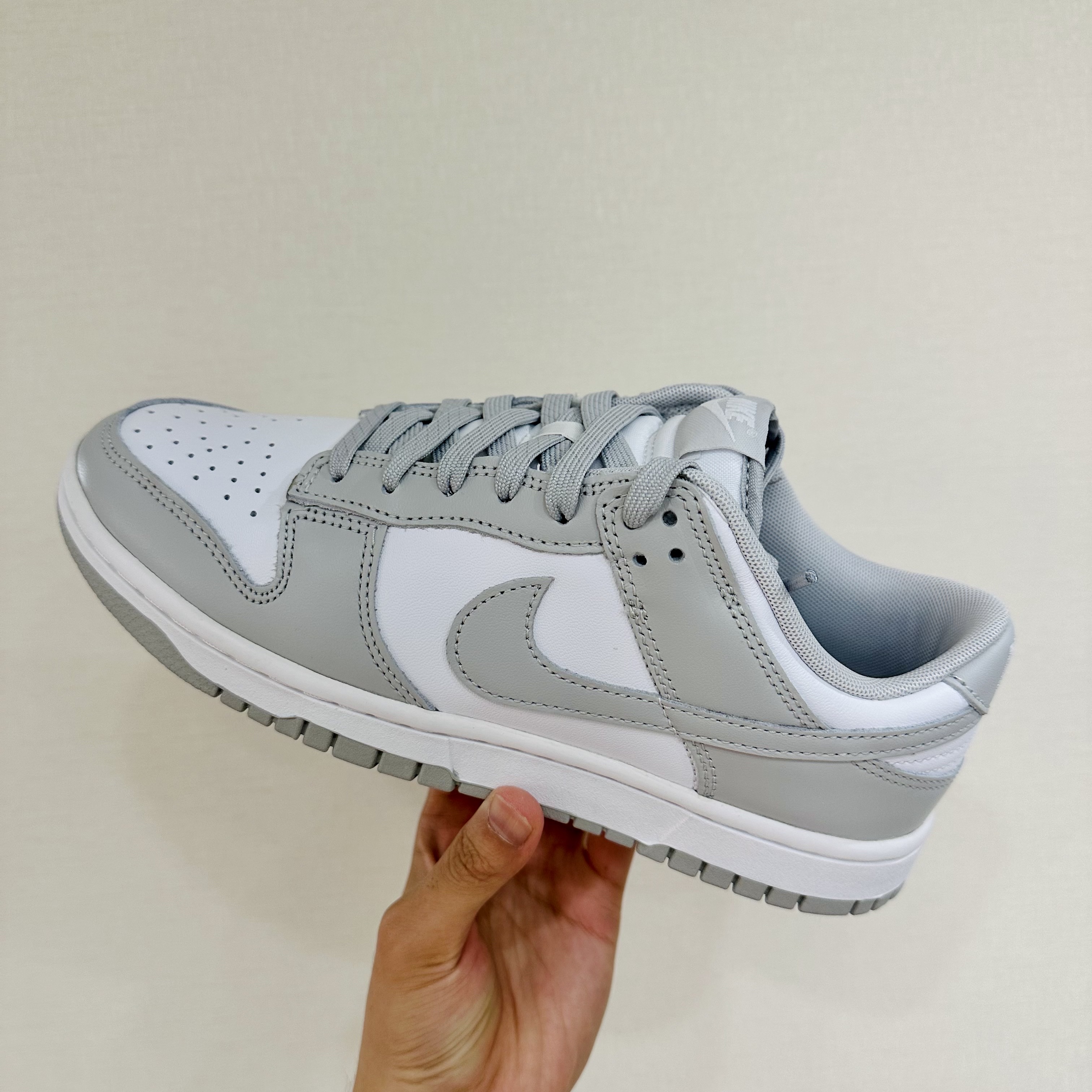 Nike Dunk Low Retro Grey Fog 착용 스타일