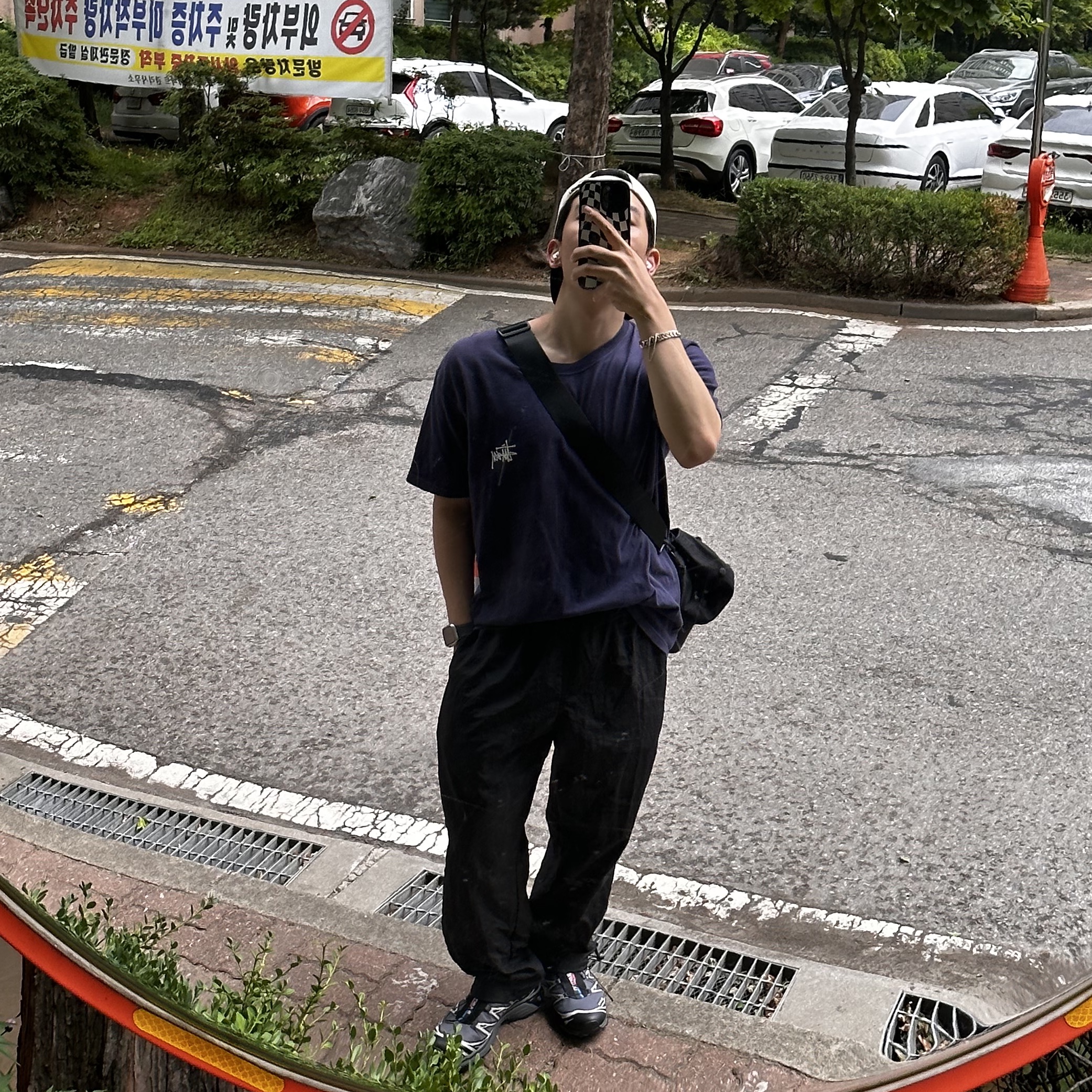 Salomon XT-6 Gore-Tex Black Ebony, Stussy Basic Stussy T-Shirt Navy 2022 착용 스타일