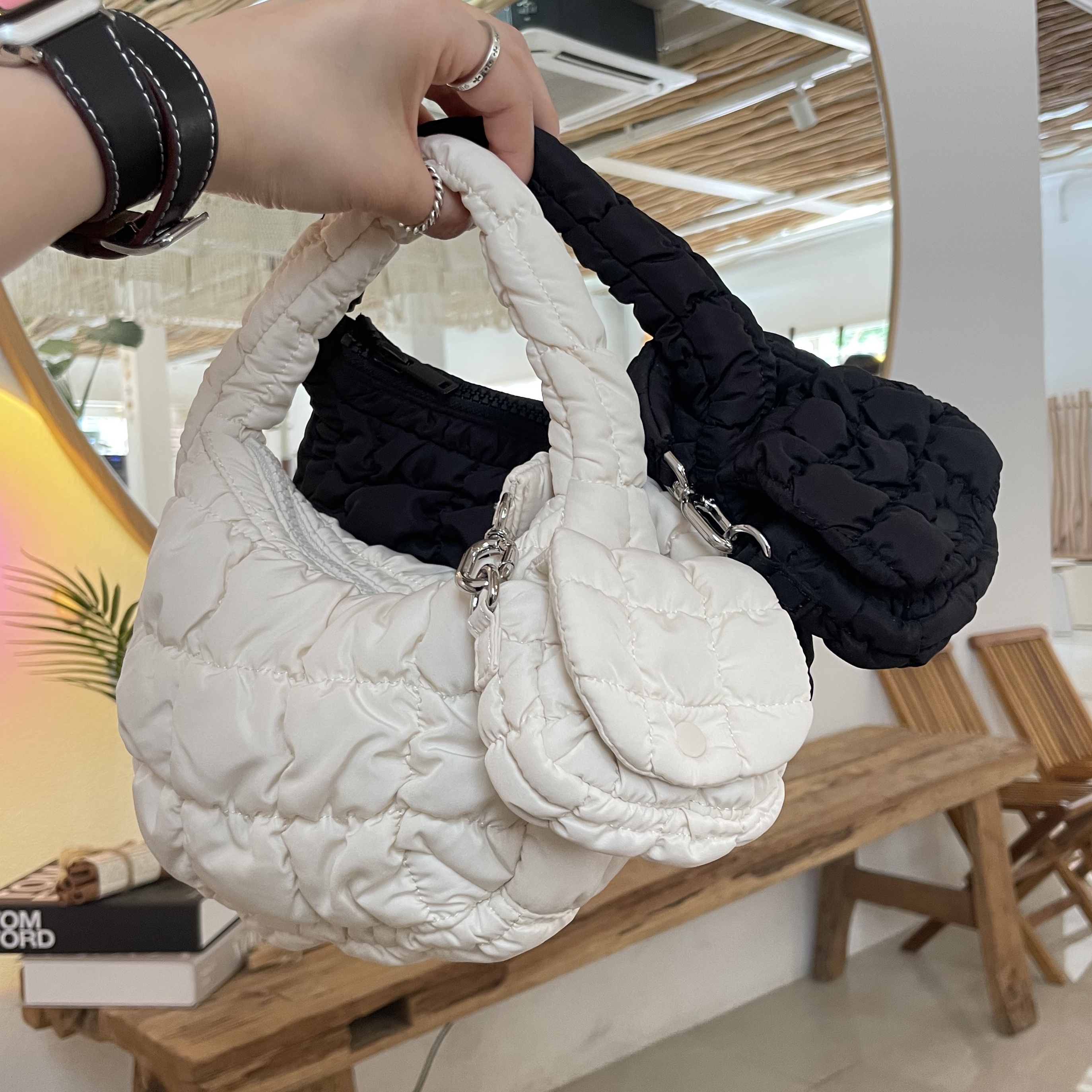 COS Quilted Micro Bag Off White, COS Quilted Micro Bag Black 착용 스타일