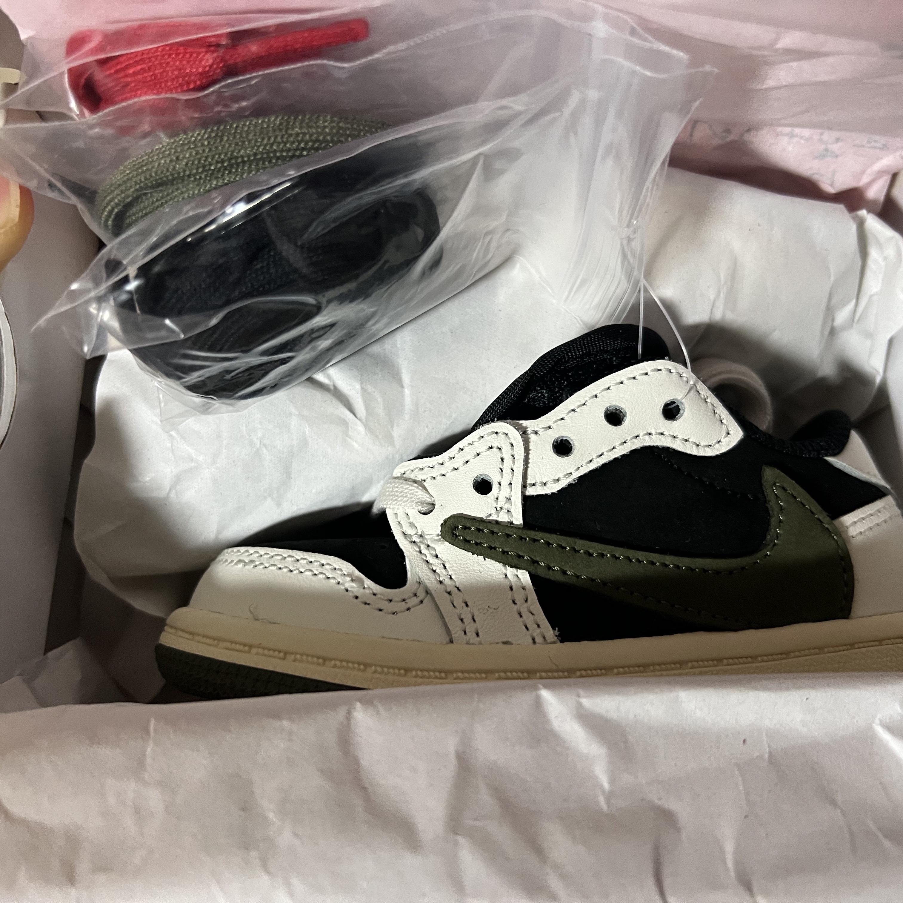(TD) Jordan 1 x Travis Scott Retro Low OG SP Medium Olive 착용 스타일