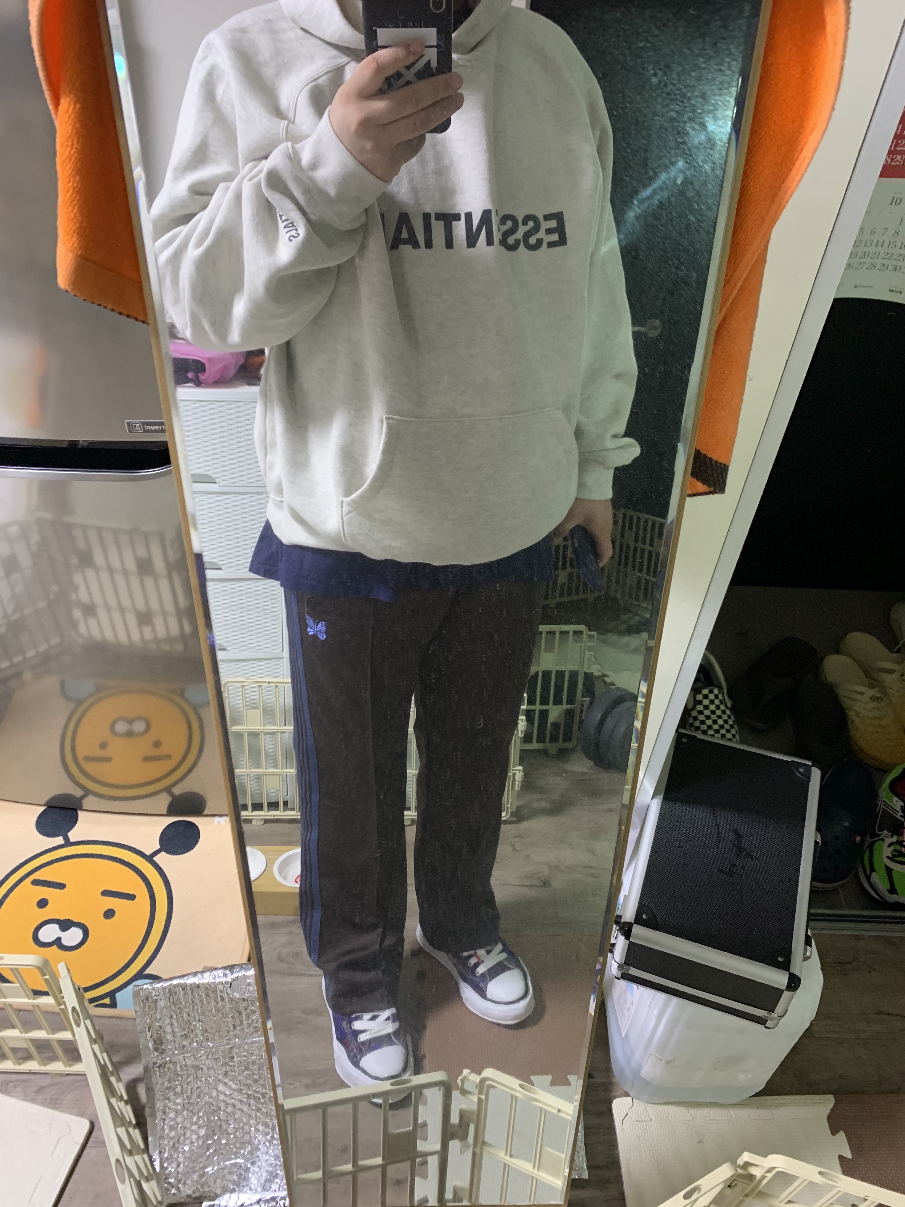 Essentials 3D Silicon Applique Pullover Hoodie Oatmeal/Oatmeal Heather/Light Heather Oatmeal 2020, Needles Straight Track Pants Poly Smooth Maroon 착용 스타일