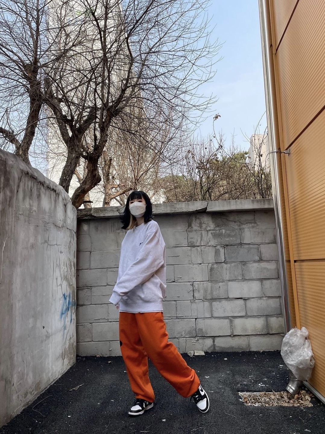 나이키 덩크 로우 레트로 블랙, (W) 나이키 덩크 로우 블랙 착용 스타일 - 4