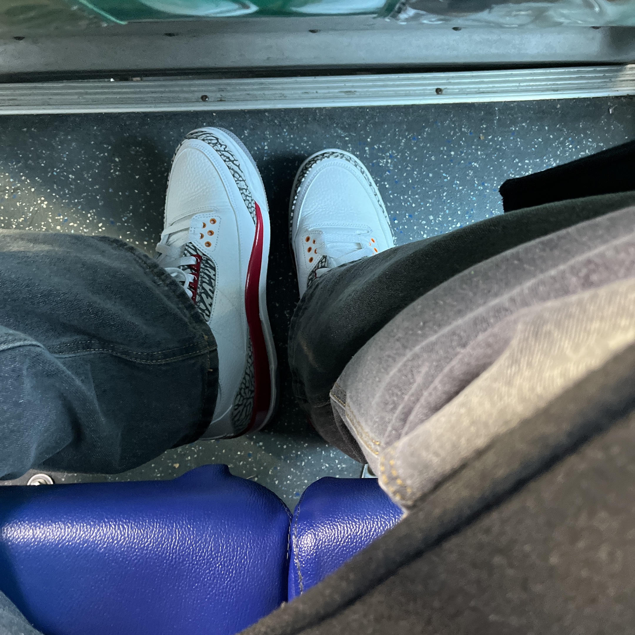 Jordan 3 Retro Cardinal Red 착용 스타일 - 1
