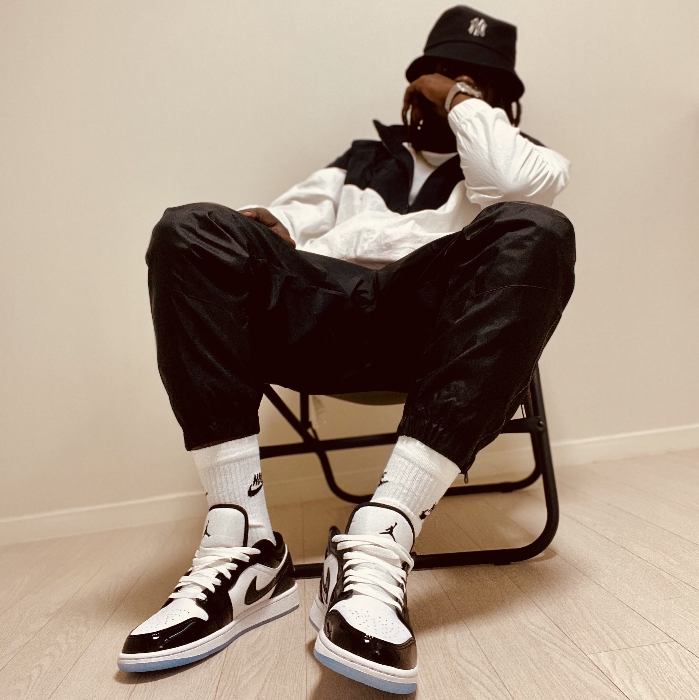 Jordan 1 Low SE Concord 착용 스타일 - 1
