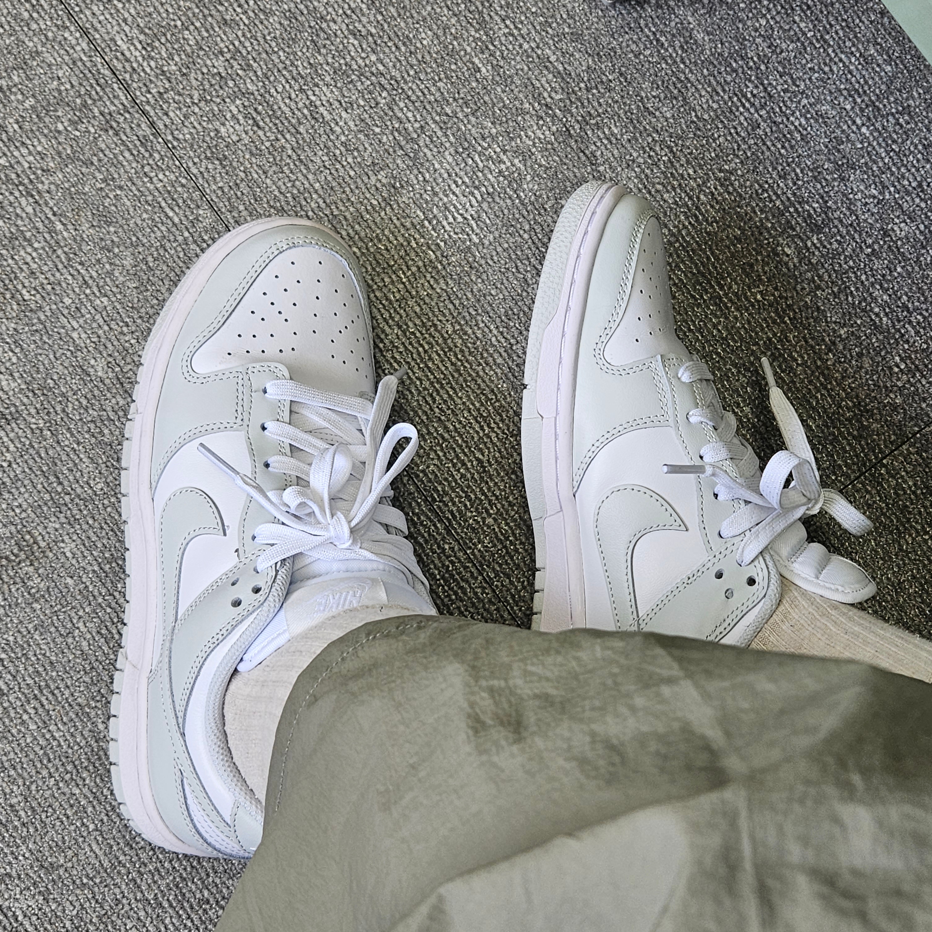 (W) Nike Dunk Low Photon Dust 착용 스타일