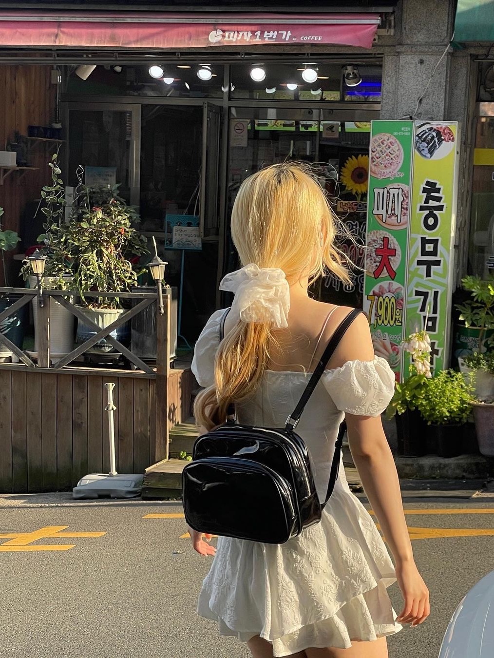 Nieeh Women Turtle Bag Black 착용 스타일 - 1