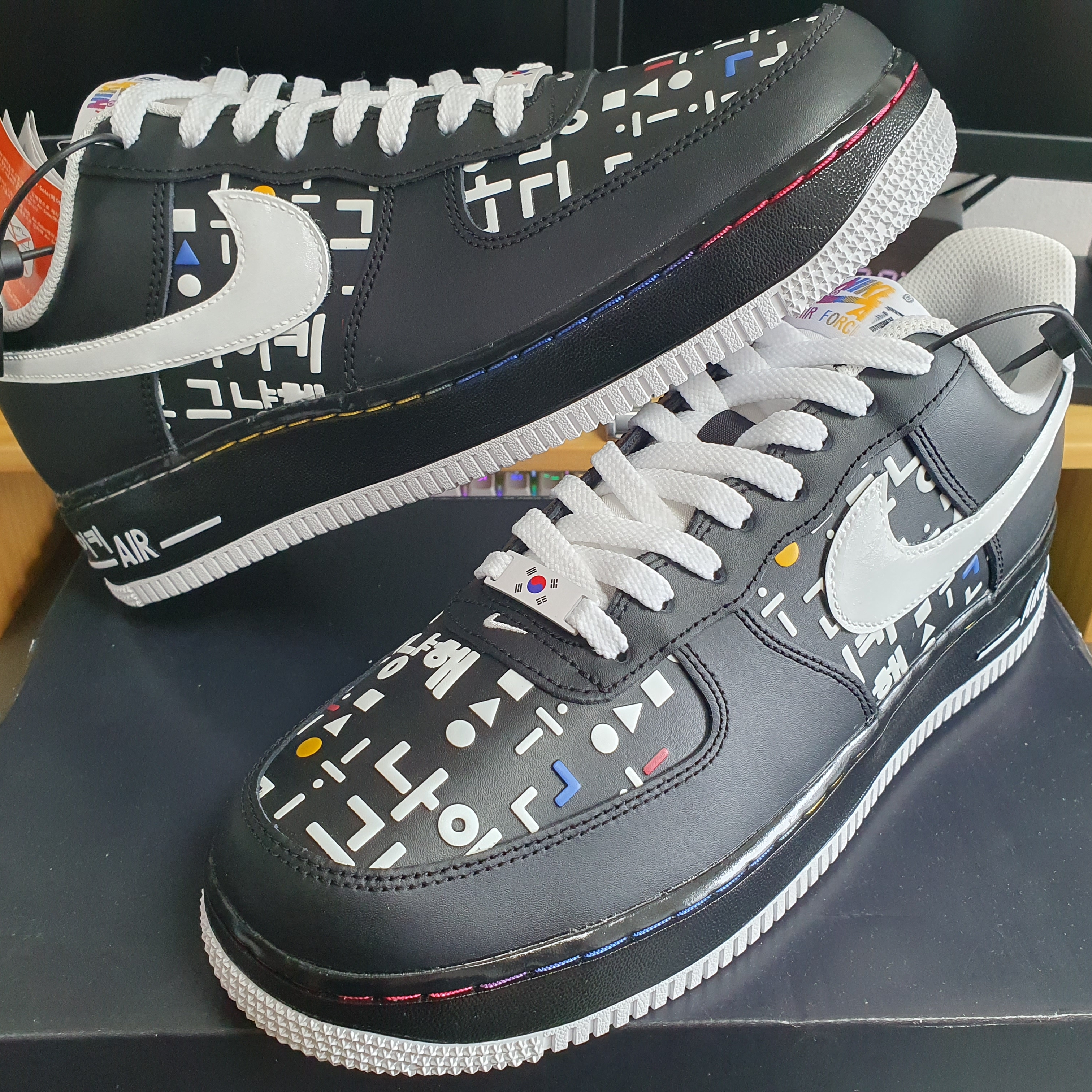 Nike Air Force 1 '07 LV8 Hangul Day 착용 스타일 - 1