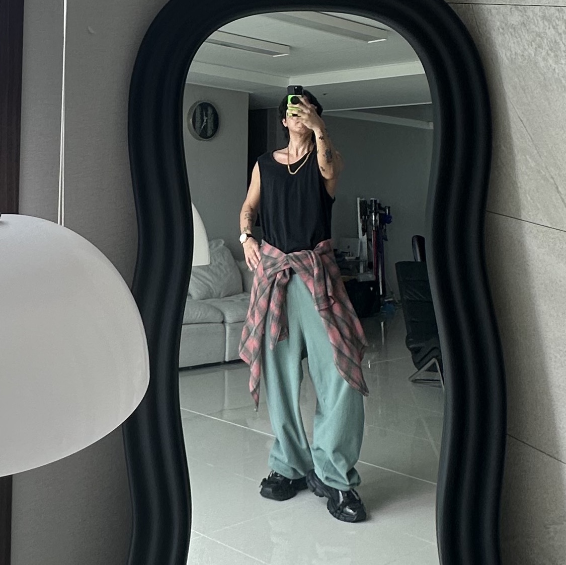 Our Legacy Borrowed Shirt Big Lumbercheck Print, Balenciaga 3XL Sneakers Black 착용 스타일 - 2