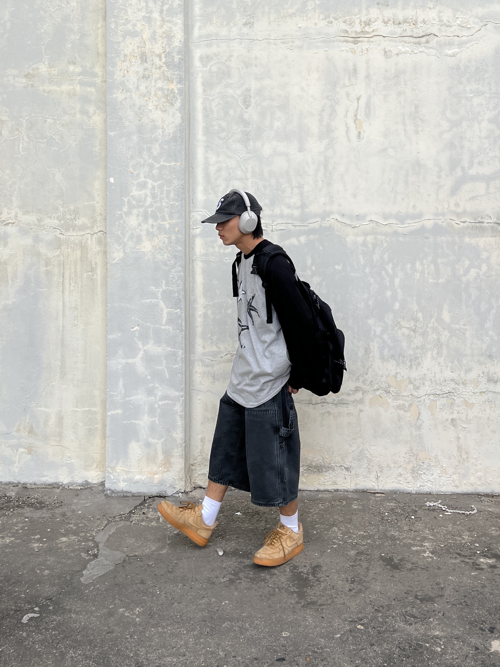 Nike Air Force 1 '07 WB Flax, Sony WH-1000XM5 Silver (Korean Ver.) 착용 스타일 - 2
