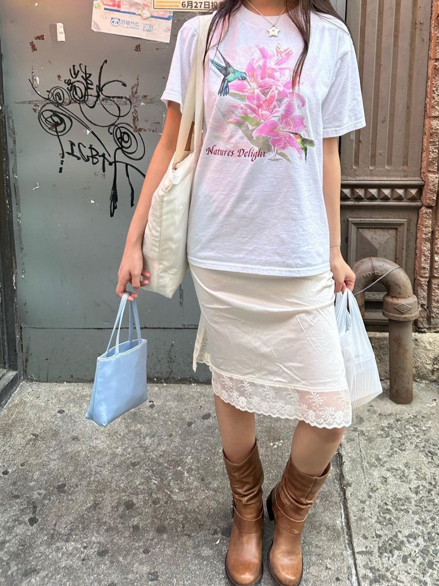 Hai Little Silk Bag Light Blue 착용 스타일