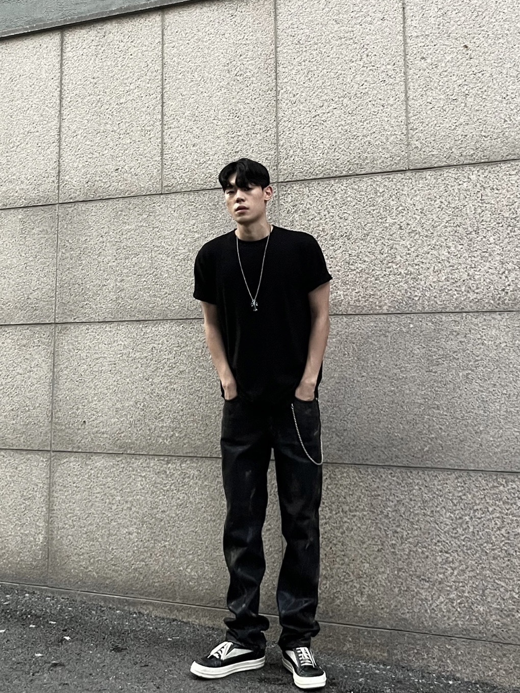 Rick Owens Drkshdw Suede Vintage Sneakers Dark Dust Pearl Milk White, Rick Owens Vintage Sneakers Black 착용 스타일 - 1