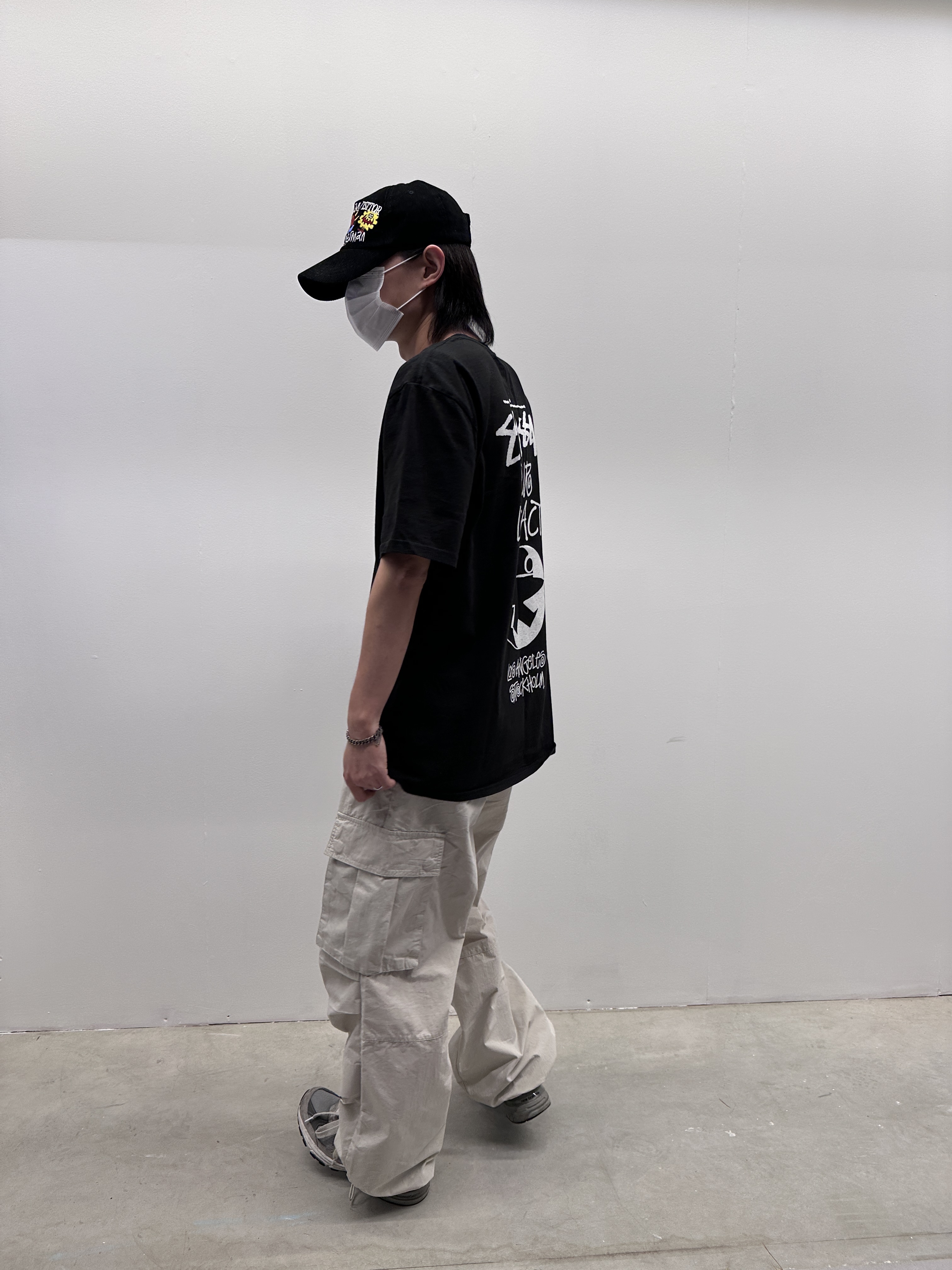 Stussy x Our Legacy Surfman 2 Pigment Dyed T-Shirt Black, The Museum Visitor x Jon Burgerman Pinky Winky & Charlie Ball Cap Black 착용 스타일 - 2