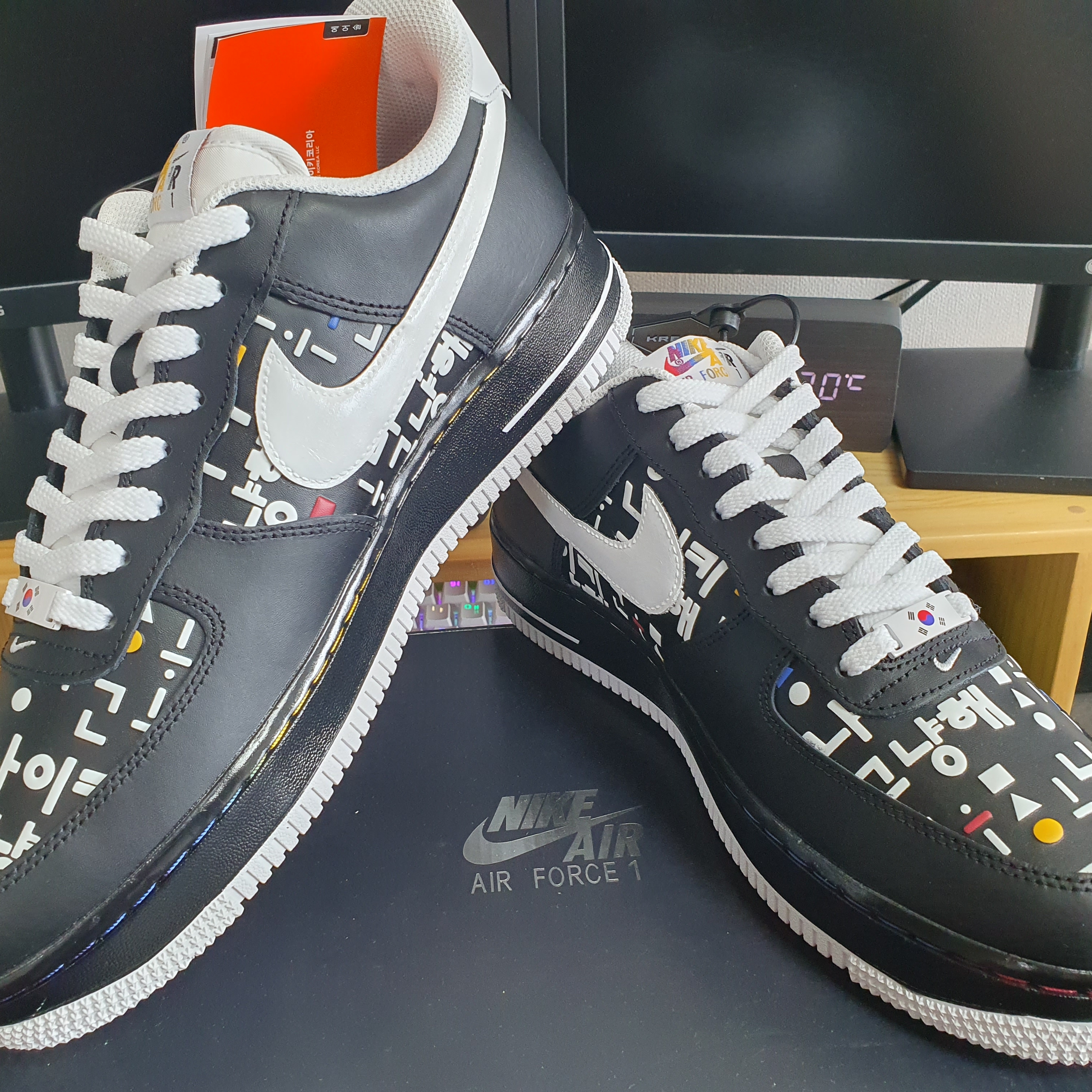 Nike Air Force 1 '07 LV8 Hangul Day 착용 스타일 - 2