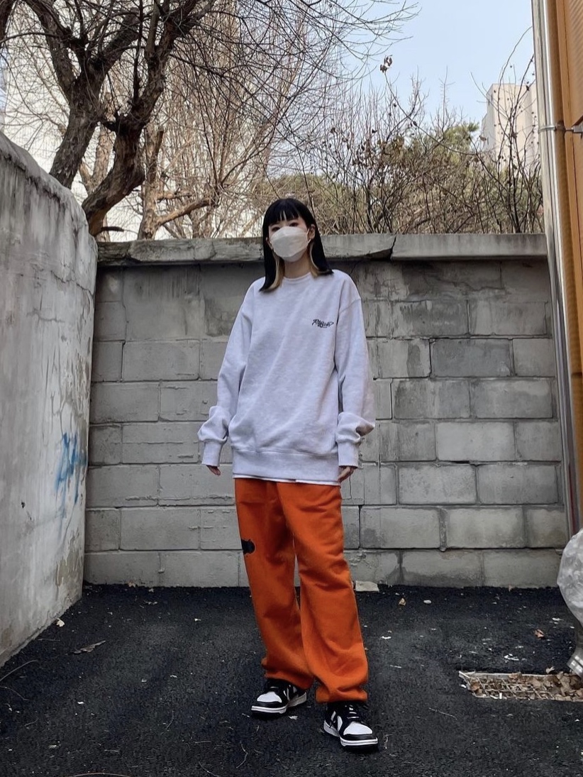 나이키 덩크 로우 레트로 블랙, (W) 나이키 덩크 로우 블랙 착용 스타일 - 1