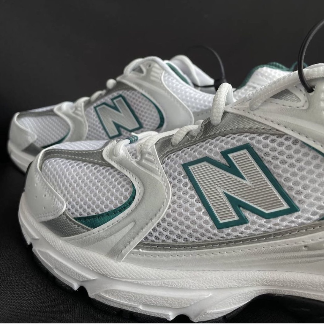 New Balance 530 White Mint 착용 스타일