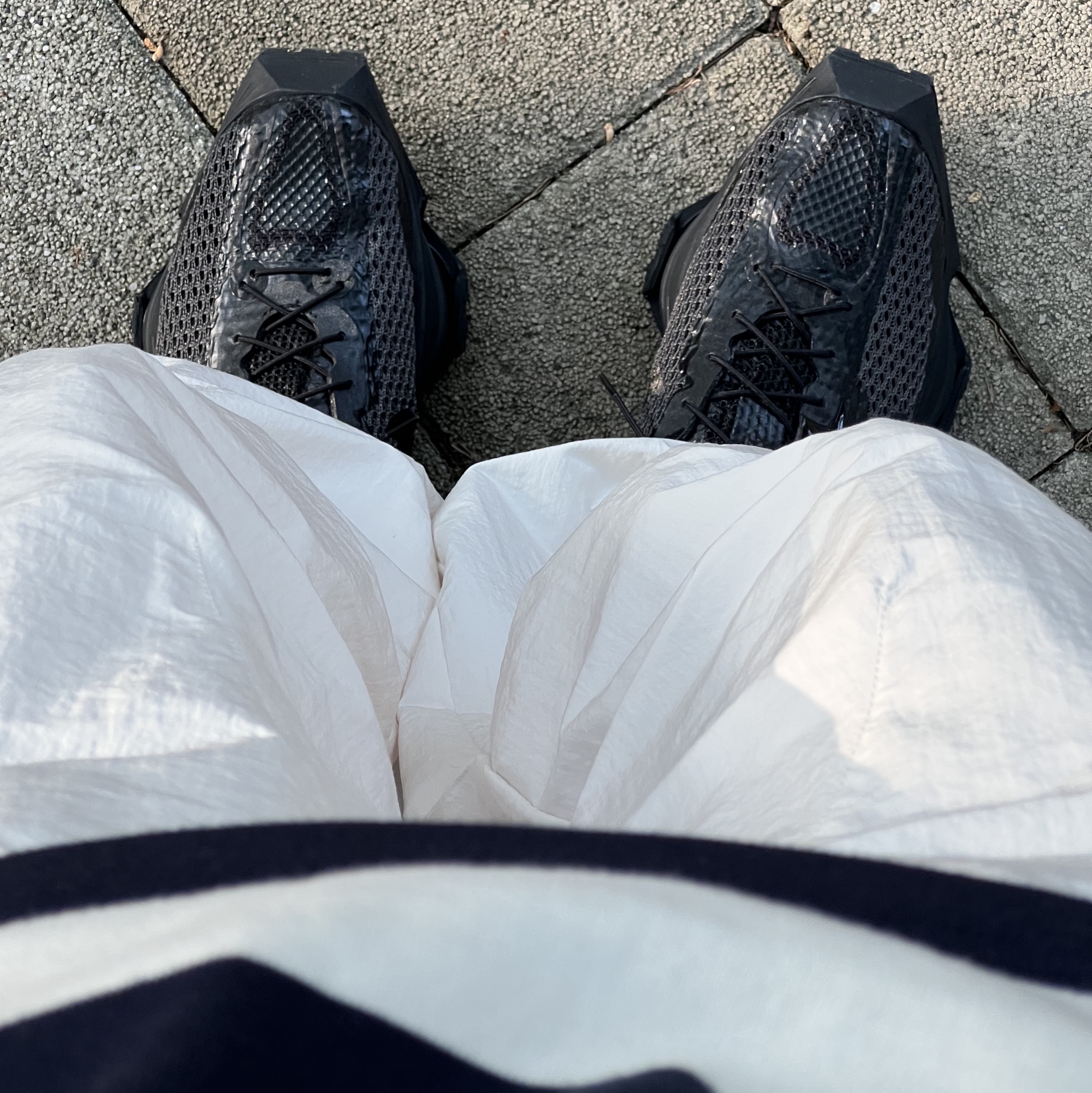 The Museum Visitor Paris Berlin Seoul PK Long Sleeve Navy - 22FW, Nike x Matthew M Williams Zoom 004 Triple Black 착용 스타일
