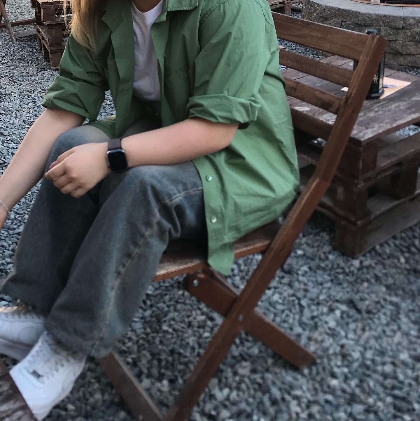 (W) 나이키 에어포스 1 '07 로우 화이트, 애플 워치 SE 40mm 셀룰러 스페이스 그레이 알루미늄 케이스 스포츠 밴드 미드나이트 (국내 정식 발매 제품) 착용 스타일 - 1