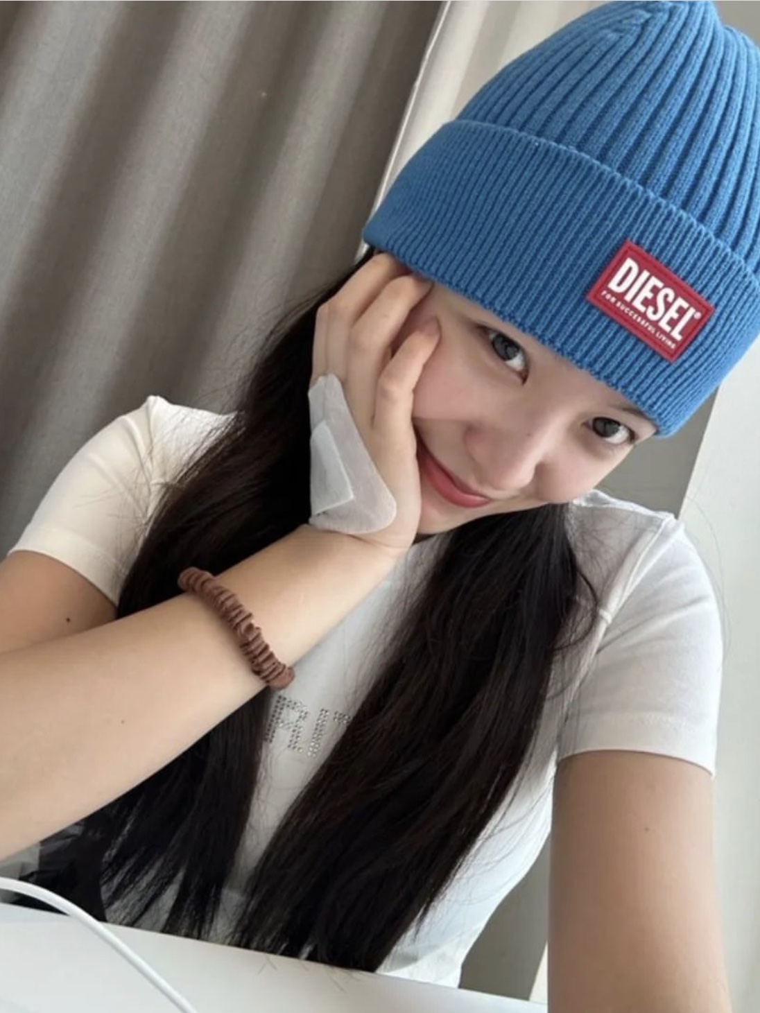 Diesel K-Coder-G 2X2 Ribbed Beanie with Logo Patch Blue 착용 스타일