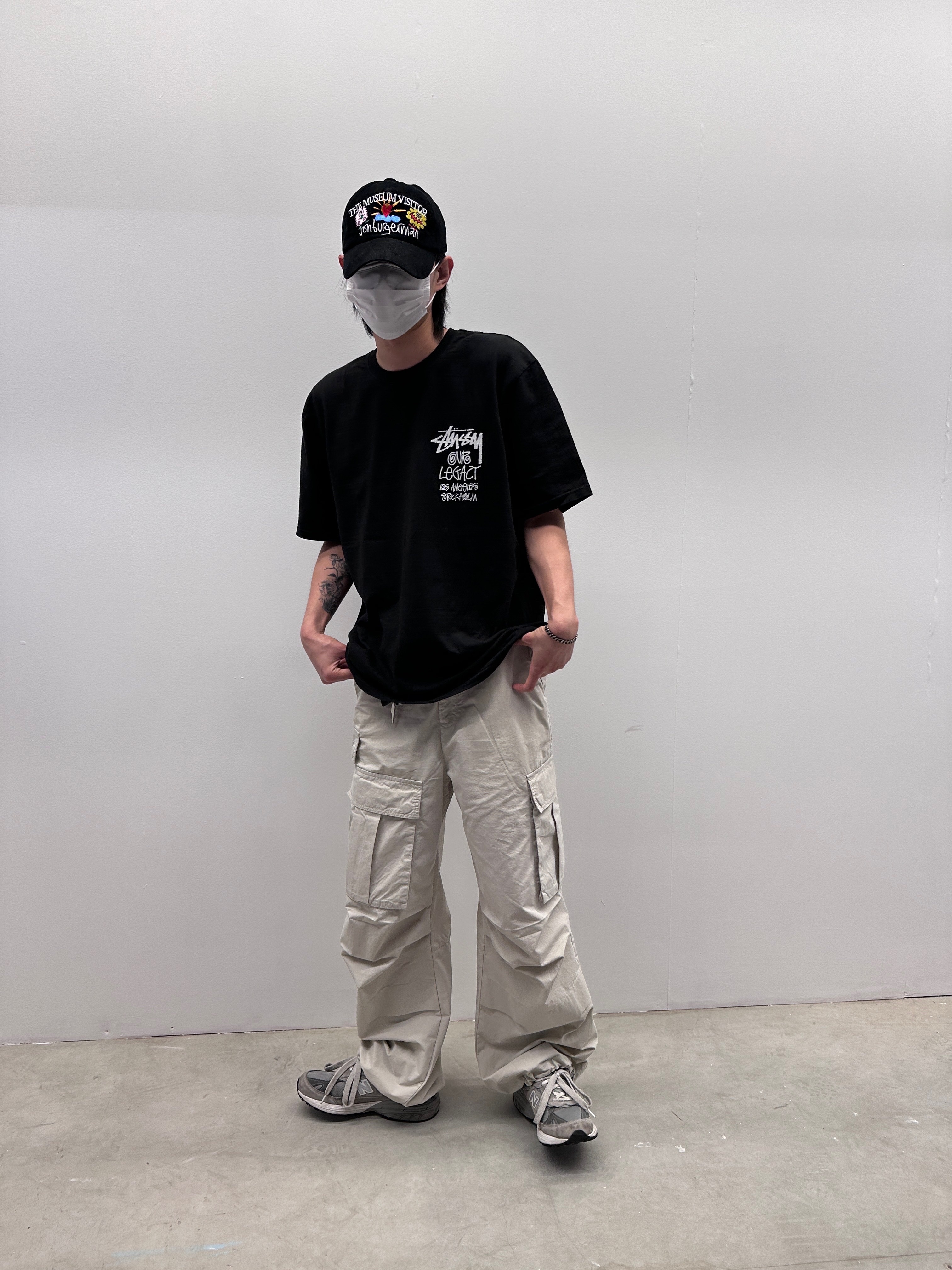 Stussy x Our Legacy Surfman 2 Pigment Dyed T-Shirt Black, The Museum Visitor x Jon Burgerman Pinky Winky & Charlie Ball Cap Black 착용 스타일 - 3