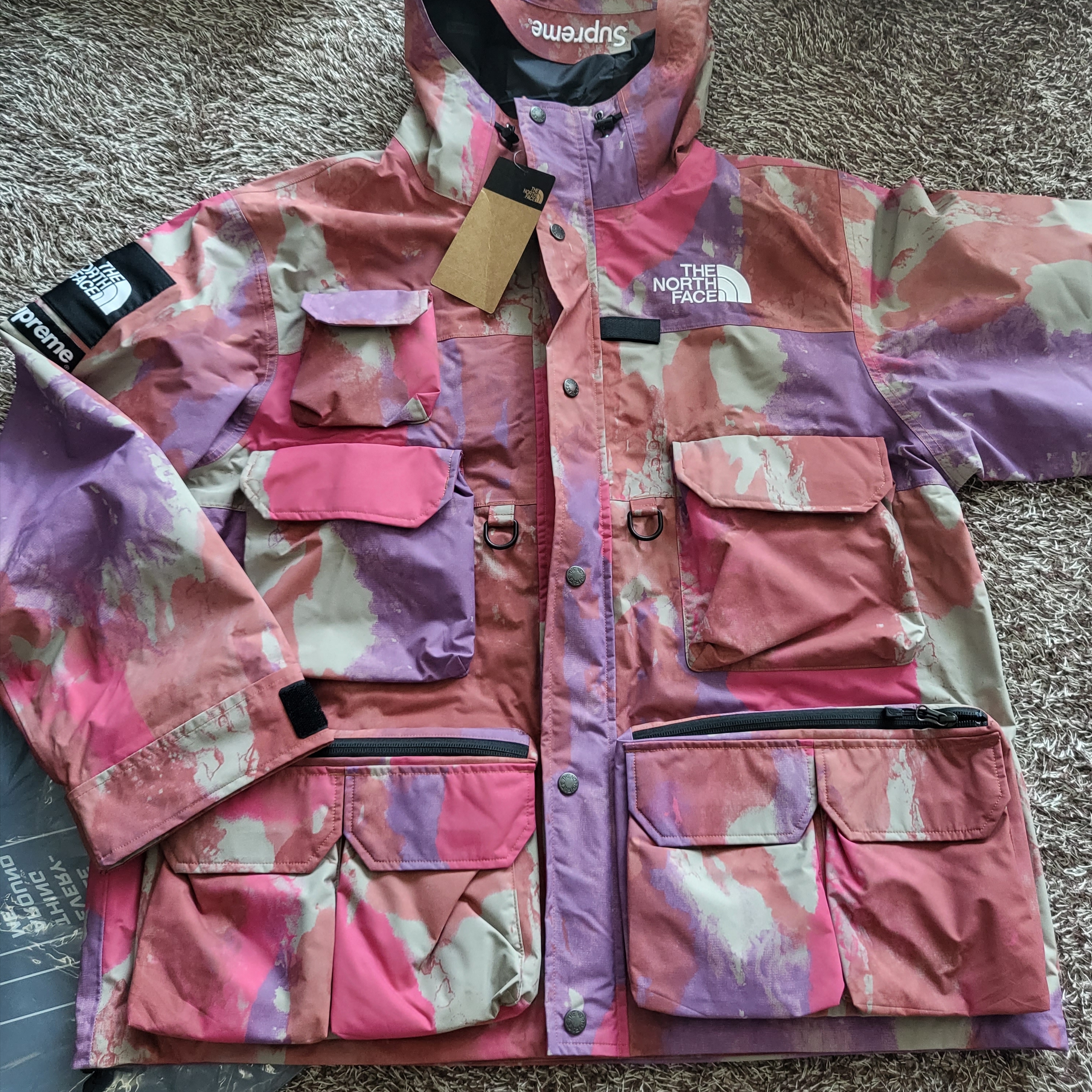 Supreme x The North Face Cargo Jacket Multi-Color - 20SS 착용 스타일