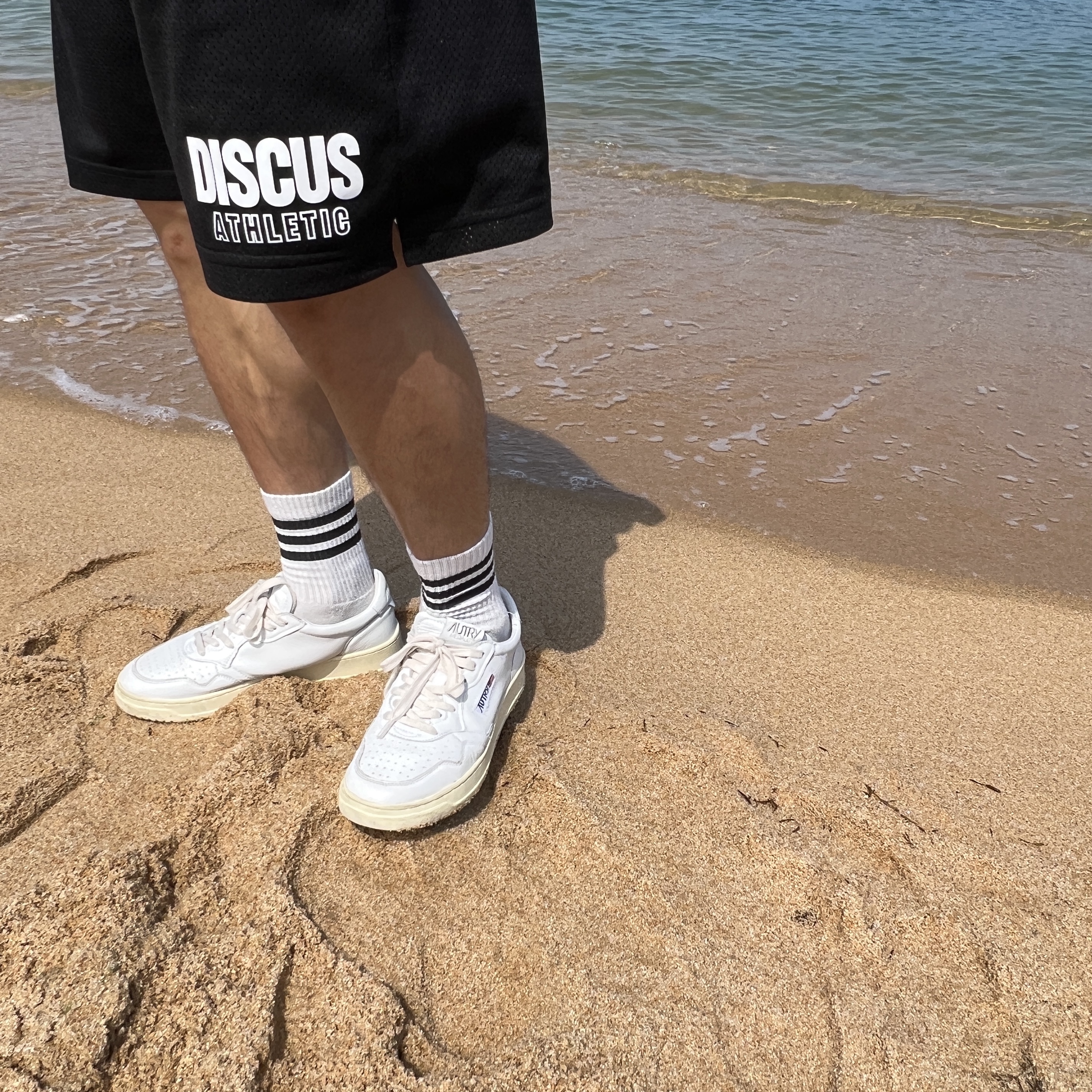 Autry Medalist Low Leather Sneakers White 착용 스타일 - 2