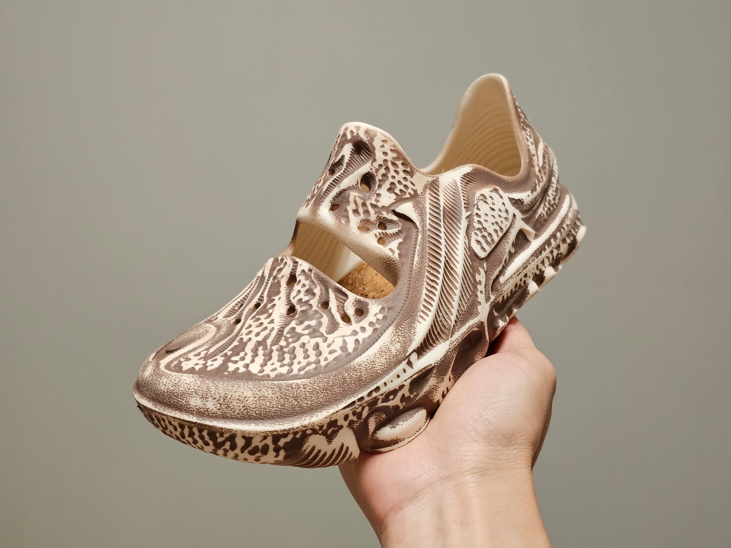 Nike ISPA Universal Natural and Desert Dust 착용 스타일