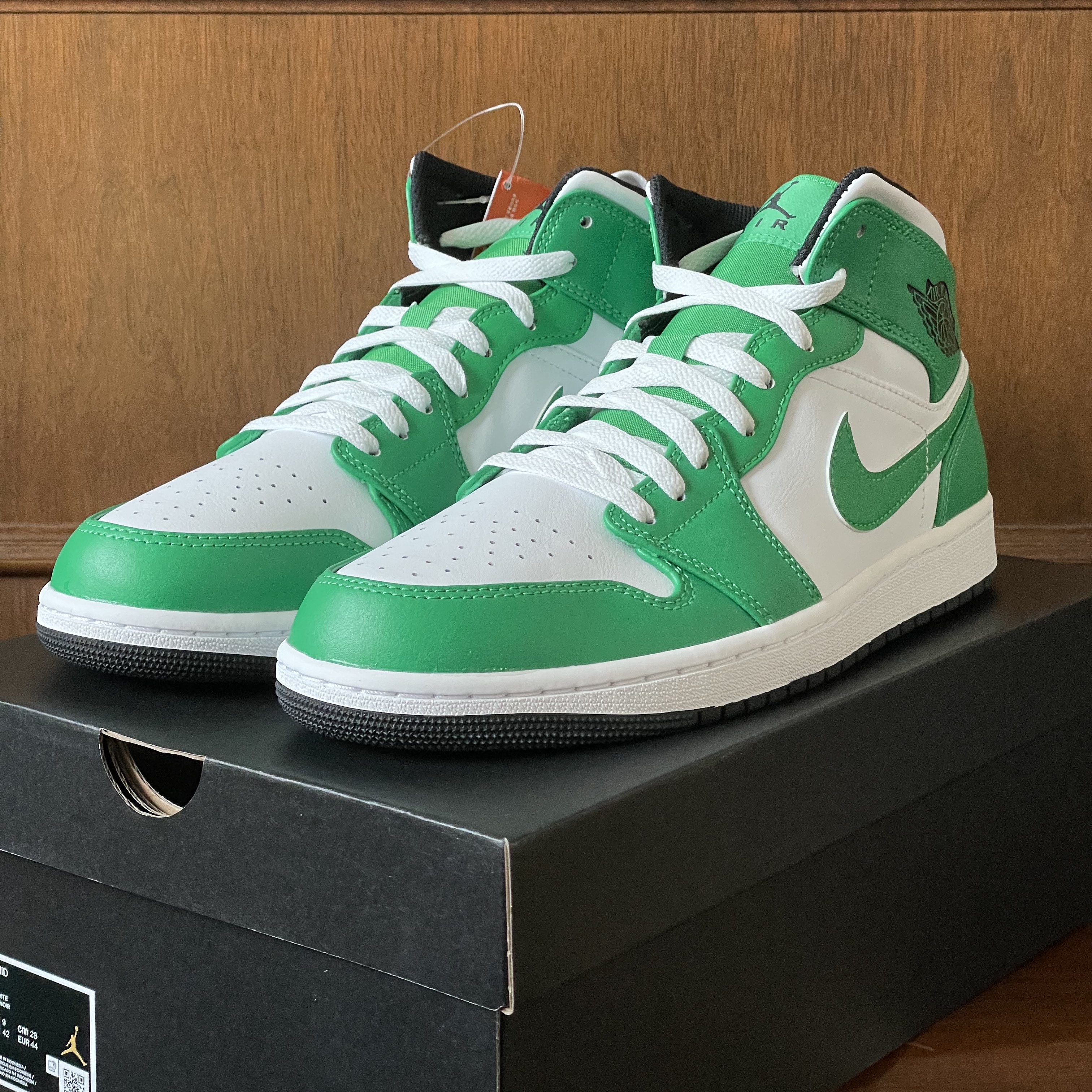 Jordan 1 Mid Lucky Green 착용 스타일 - 2