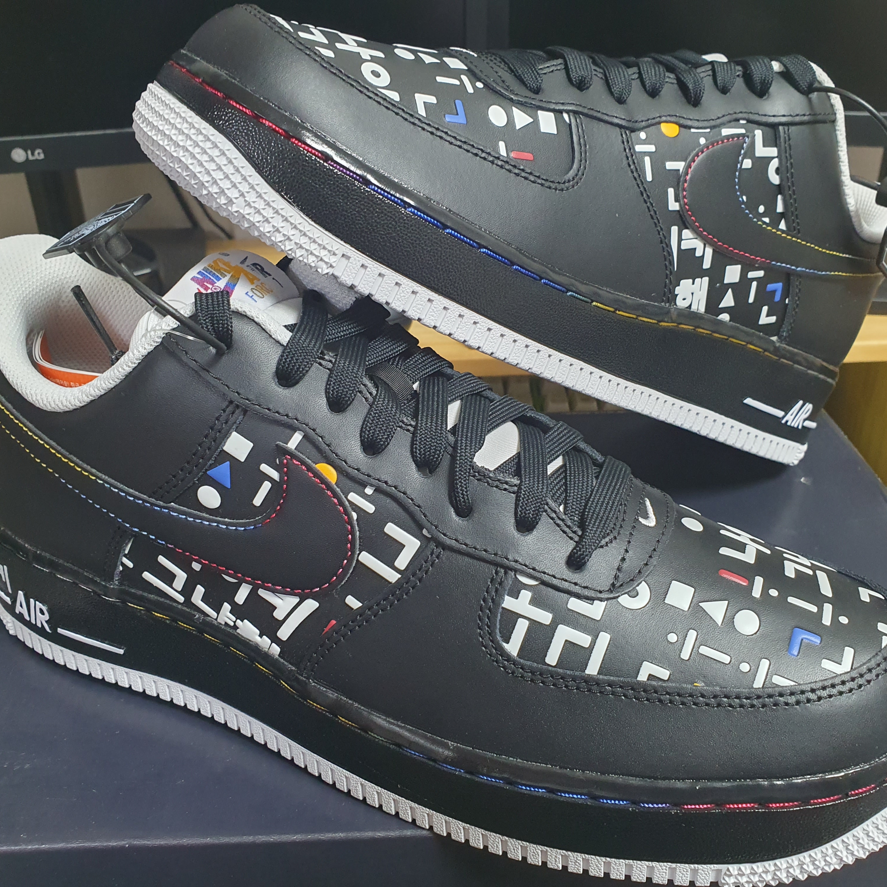 Nike Air Force 1 '07 LV8 Hangul Day 착용 스타일 - 3