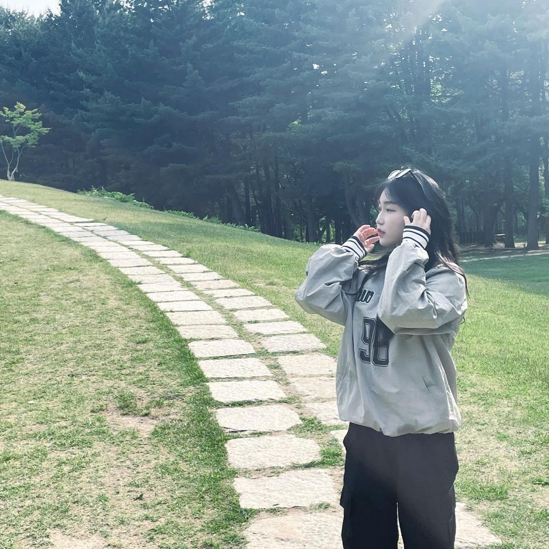 Nieeh 1996 Oversize Fit Gray 착용 스타일
