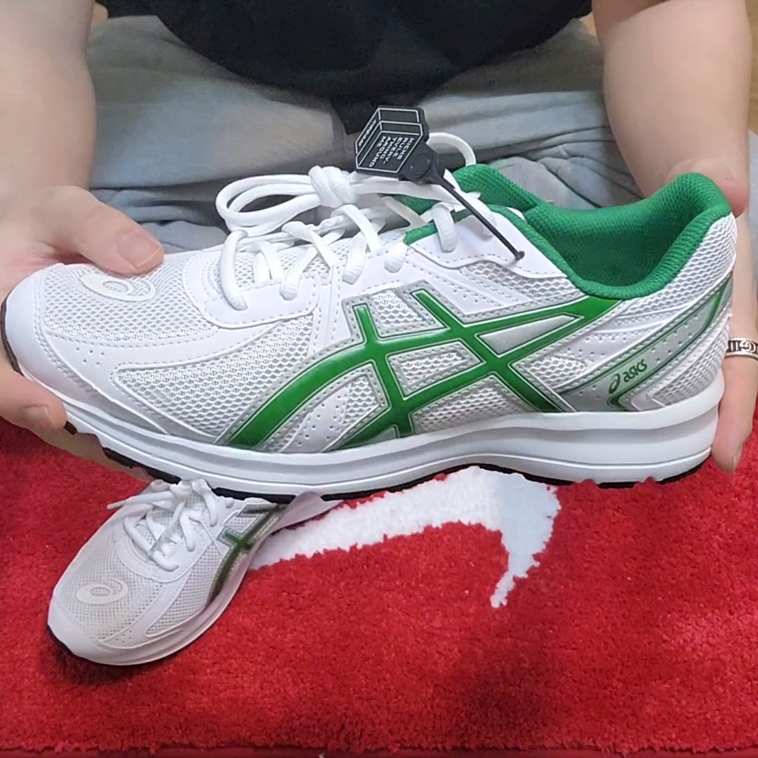 Asics Jog 100 S White Green - 2E Wide 착용 스타일 - 3