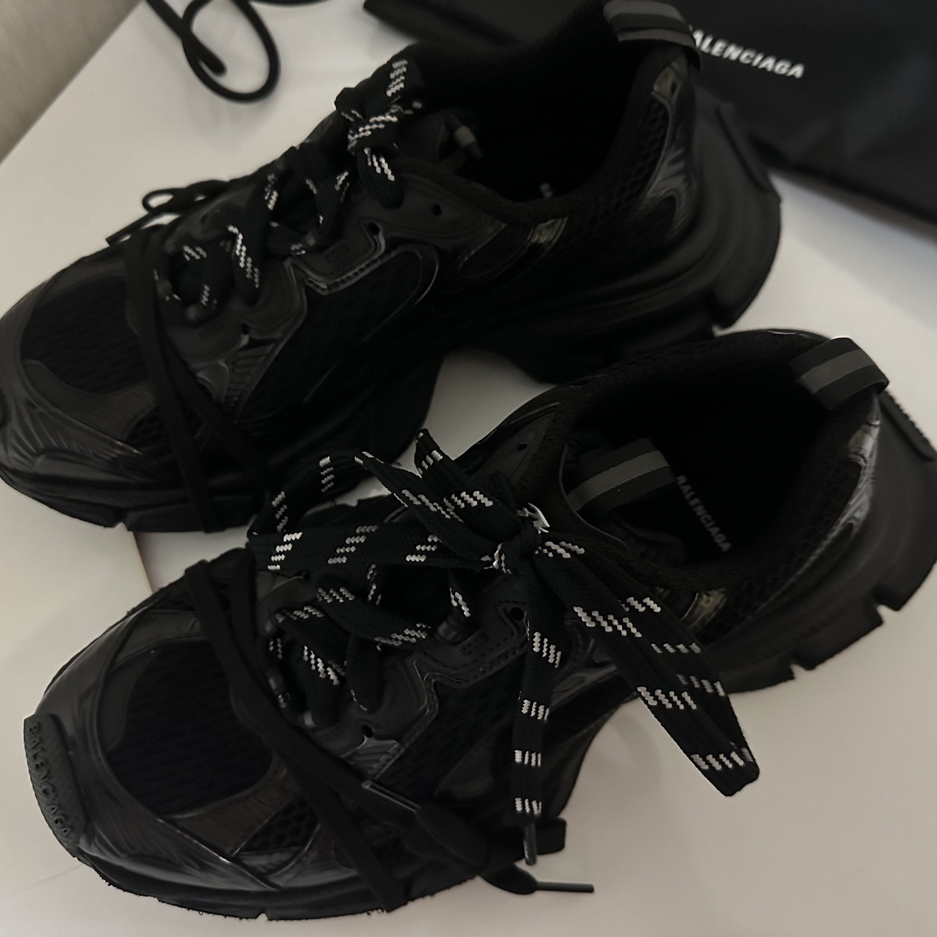 Balenciaga 3XL Sneakers Black 착용 스타일 - 1