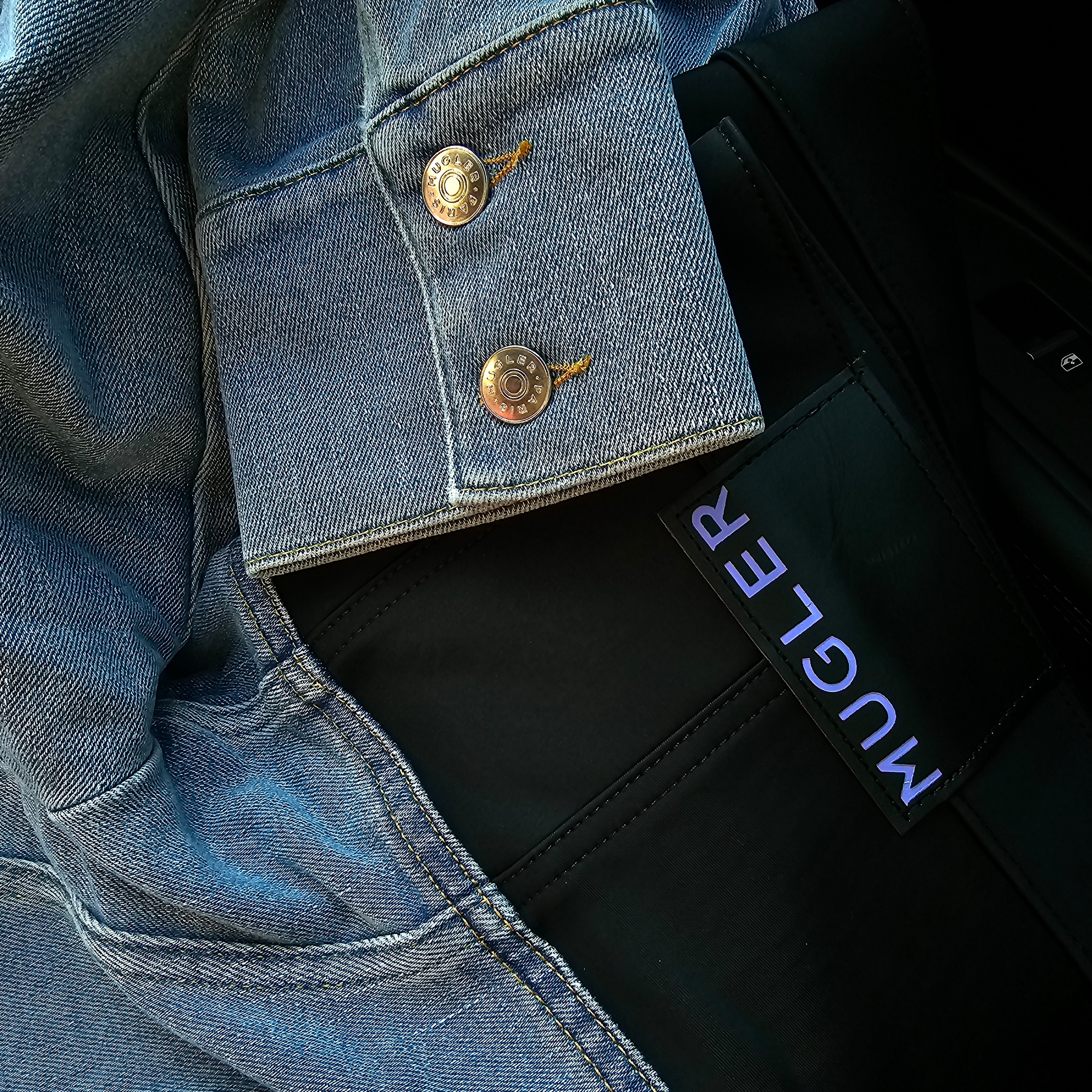 H&M x Mugler Defined Waist Denim Jacket Light Denim Blue Black 착용 스타일